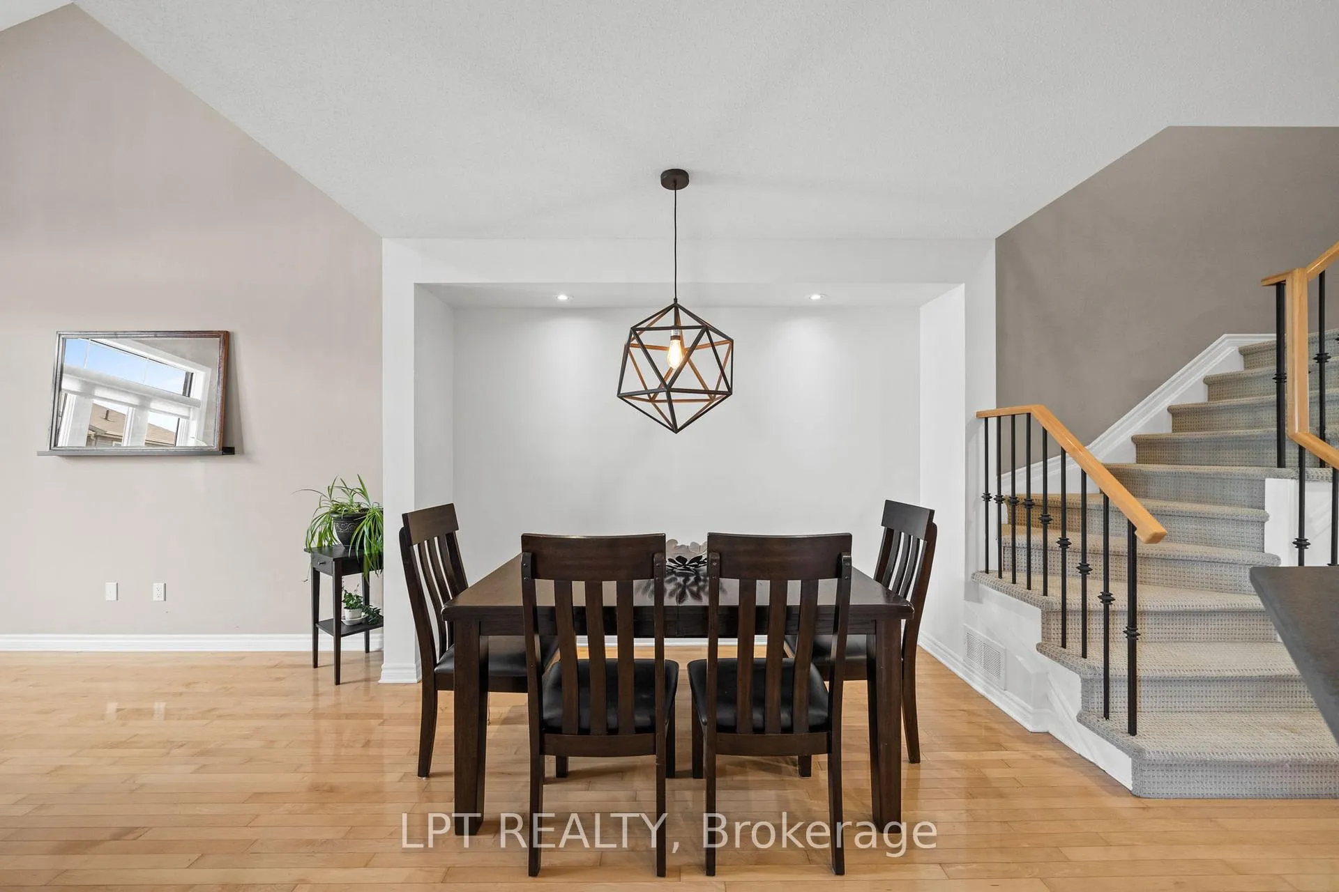 Photo 13 of 485 Grey Seal Circle, Ottawa, Riverside South/Gloucester Glen — HOMEH