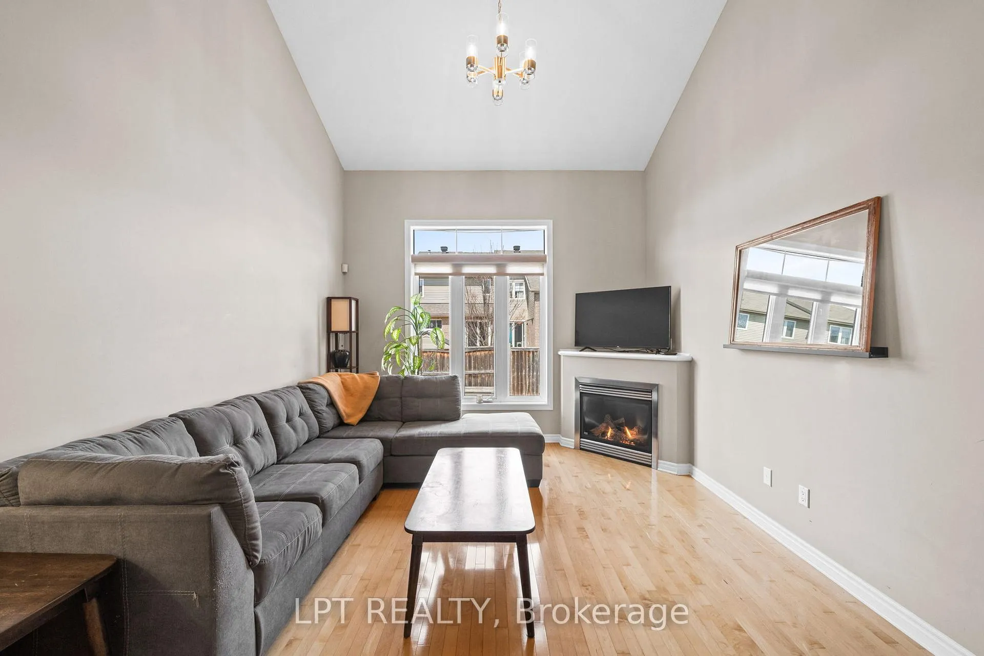 Photo 17 of 485 Grey Seal Circle, Ottawa, Riverside South/Gloucester Glen — HOMEH