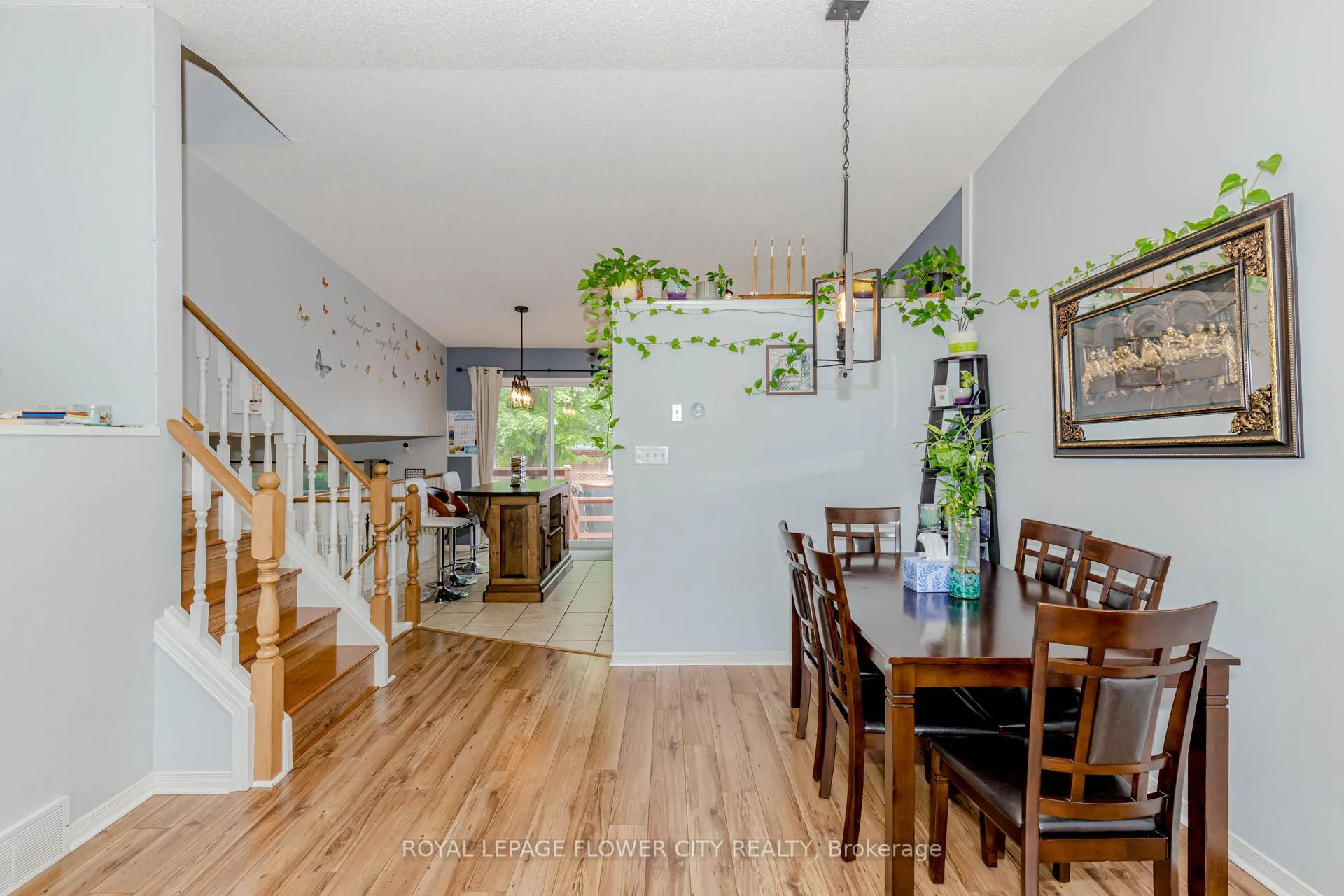 Photo 13 of 146 Kent Street, Lucan Biddulph, Lucan — HOMEH
