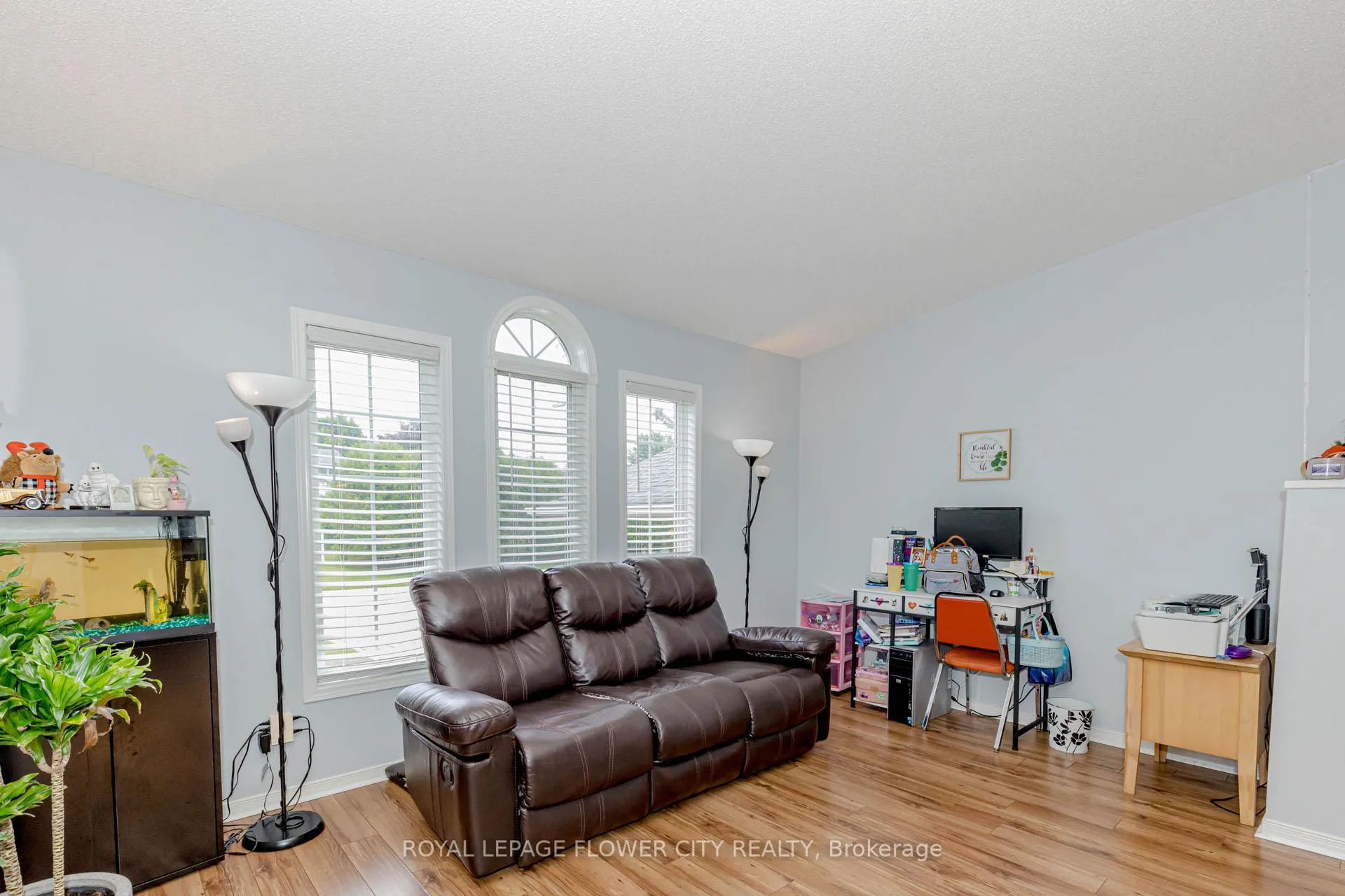 Photo 14 of 146 Kent Street, Lucan Biddulph, Lucan — HOMEH