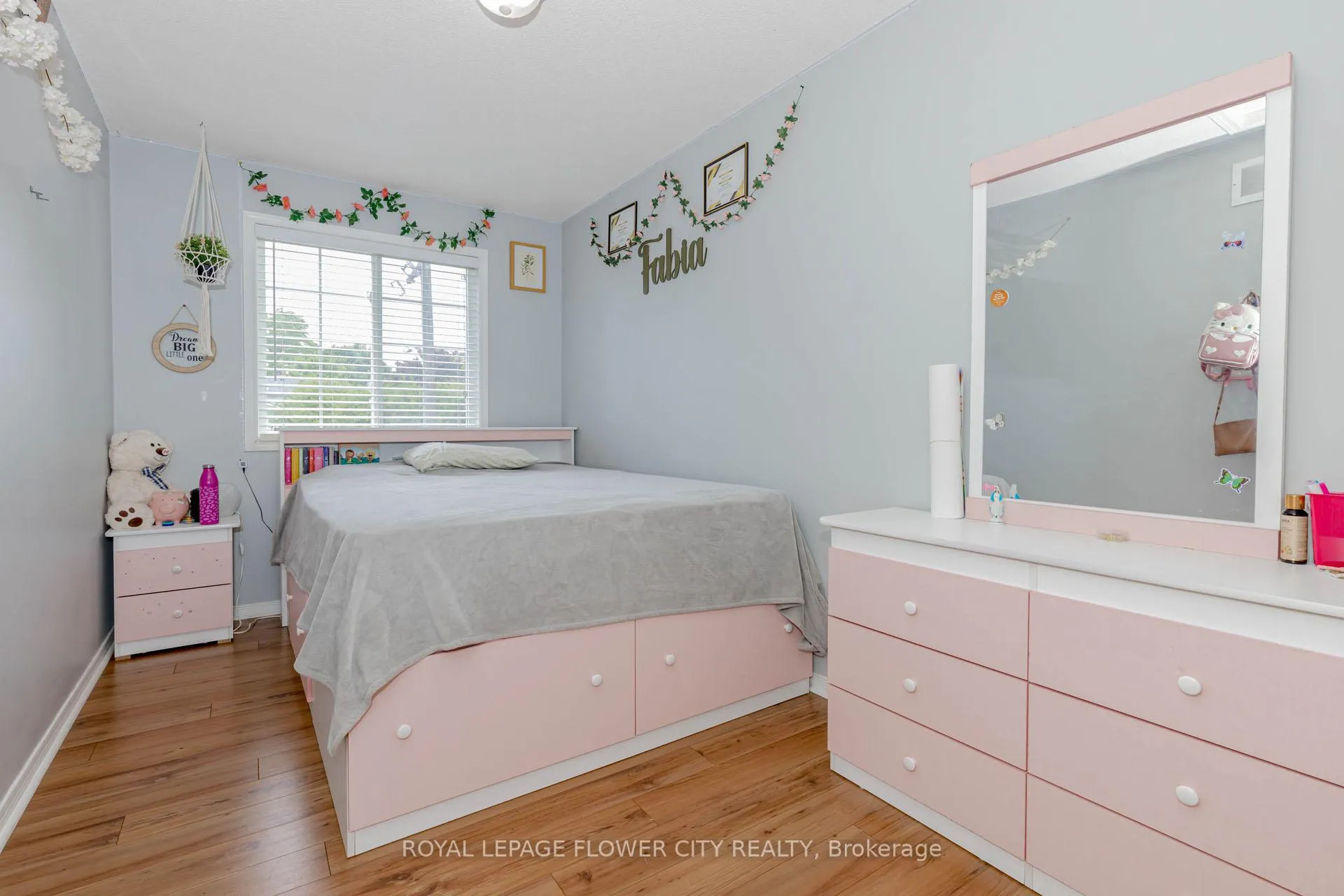 Photo 25 of 146 Kent Street, Lucan Biddulph, Lucan — HOMEH