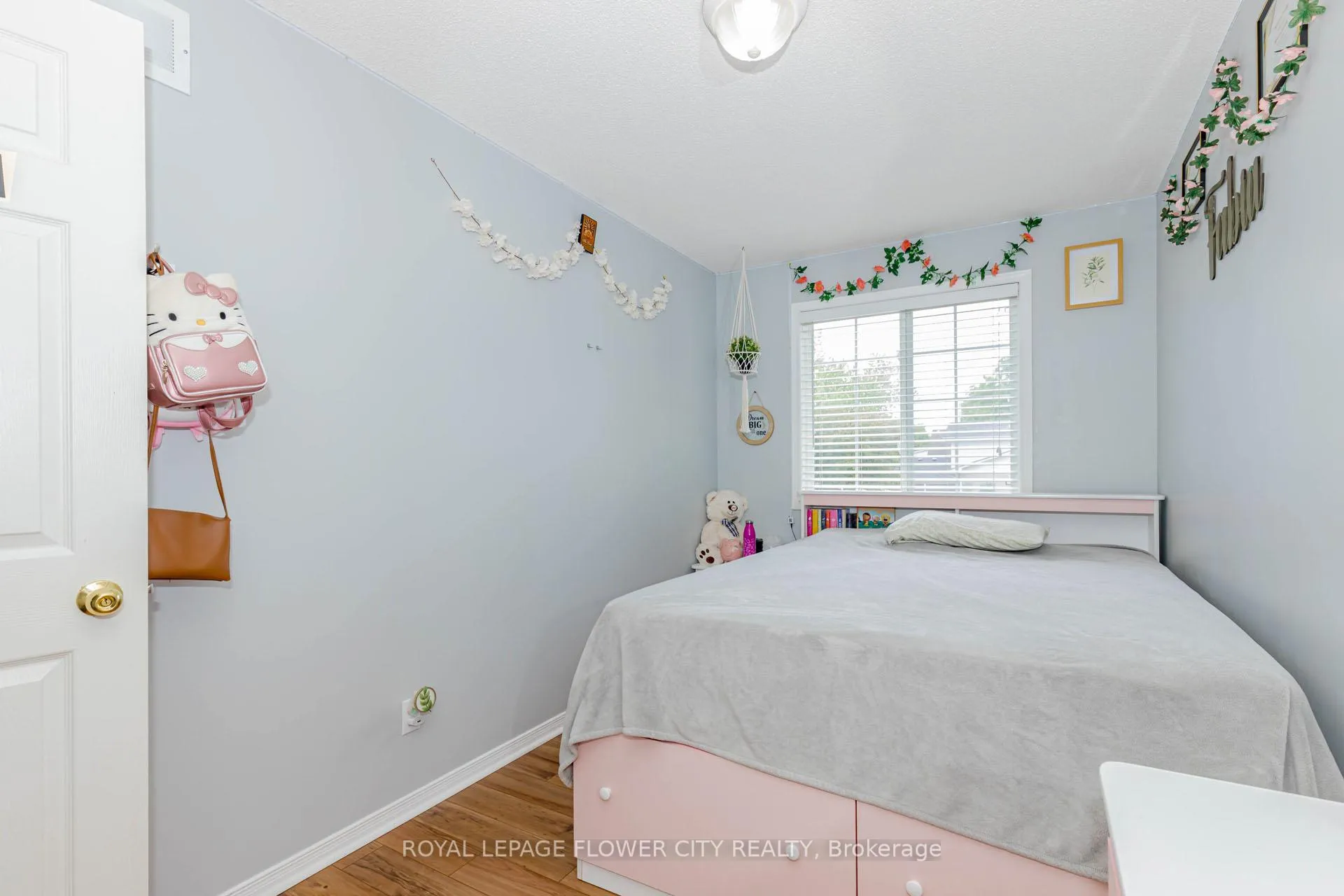 Photo 26 of 146 Kent Street, Lucan Biddulph, Lucan — HOMEH