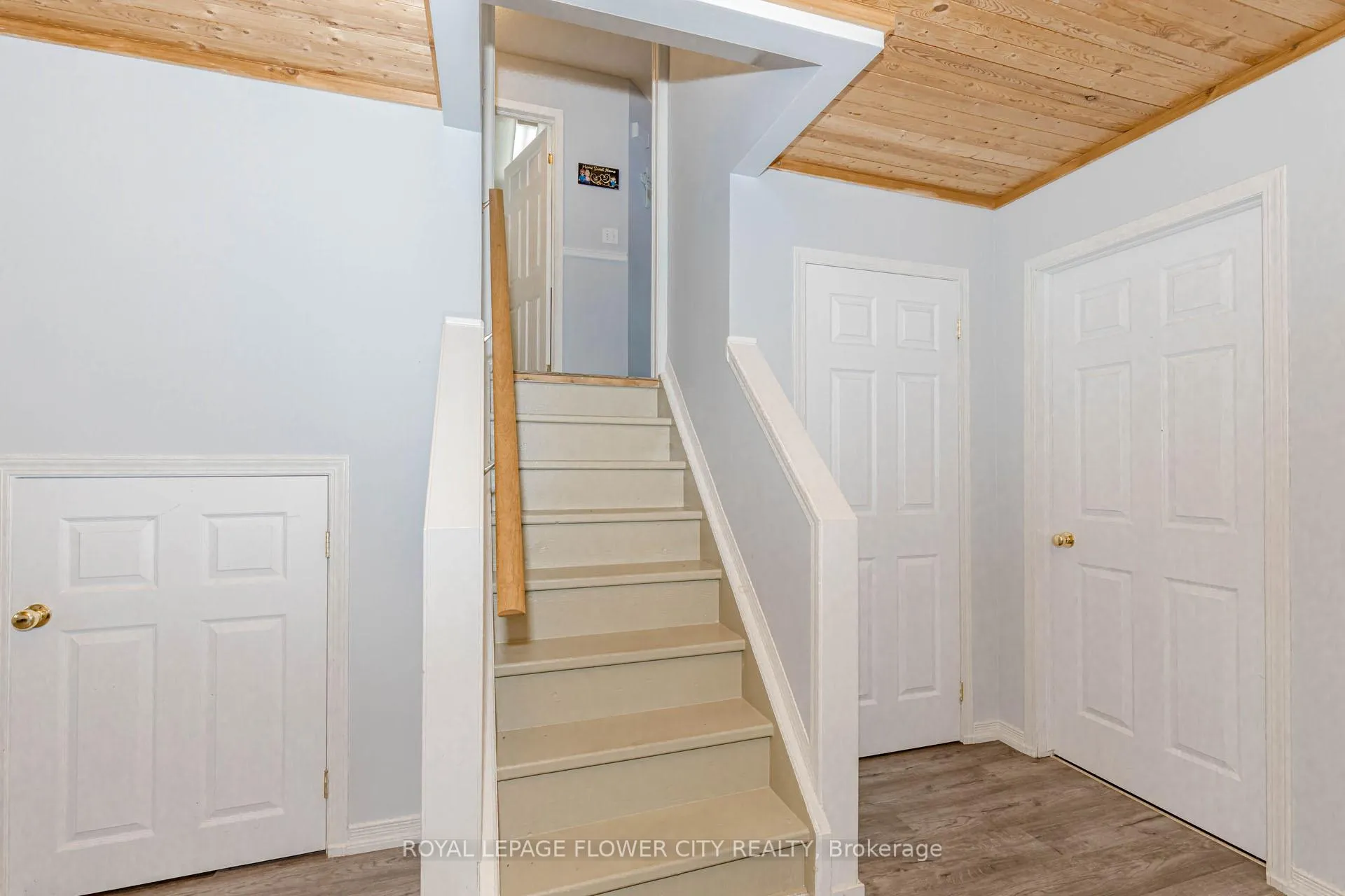Photo 28 of 146 Kent Street, Lucan Biddulph, Lucan — HOMEH