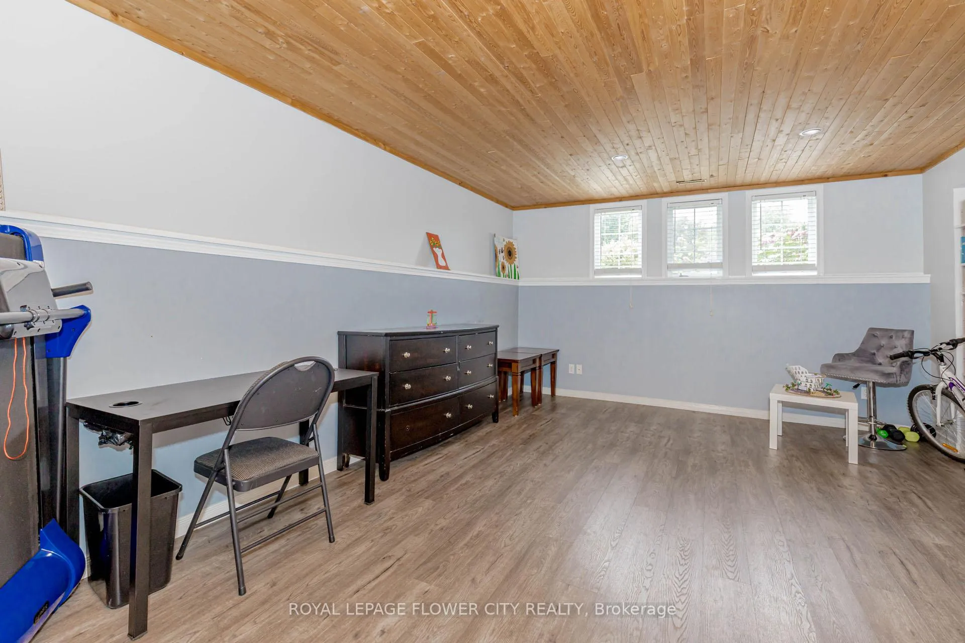 Photo 29 of 146 Kent Street, Lucan Biddulph, Lucan — HOMEH