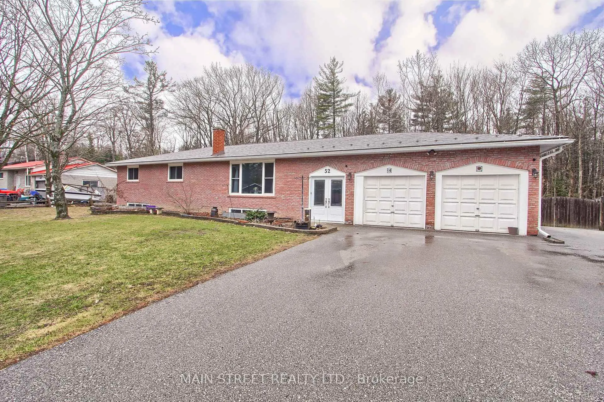 Photo 2 of 52 Maple Avenue, Georgina, Sutton & Jackson's Point — HOMEH