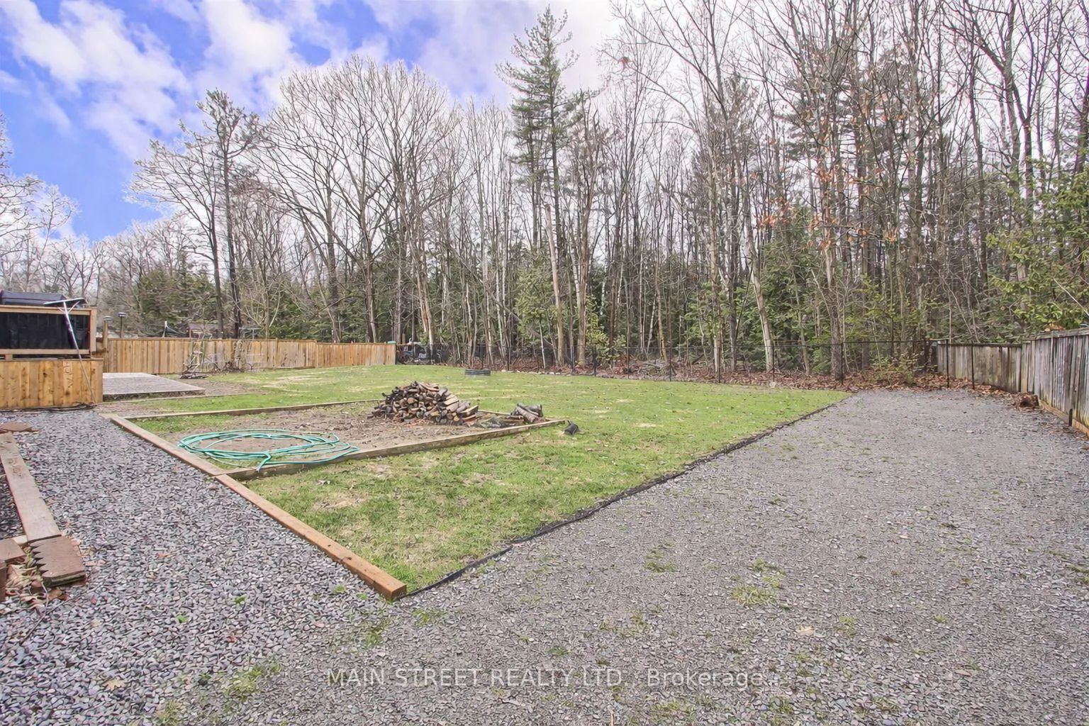 Photo 3 of 52 Maple Avenue, Georgina, Sutton & Jackson's Point — HOMEH
