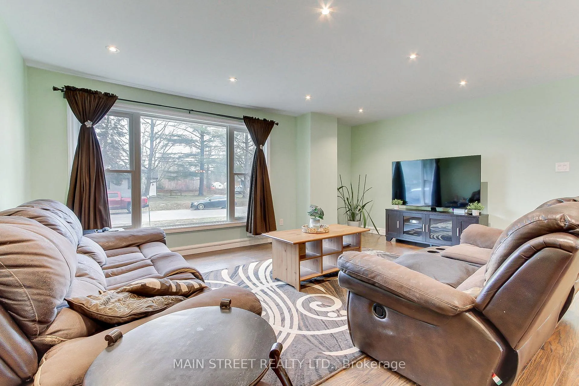 Photo 6 of 52 Maple Avenue, Georgina, Sutton & Jackson's Point — HOMEH