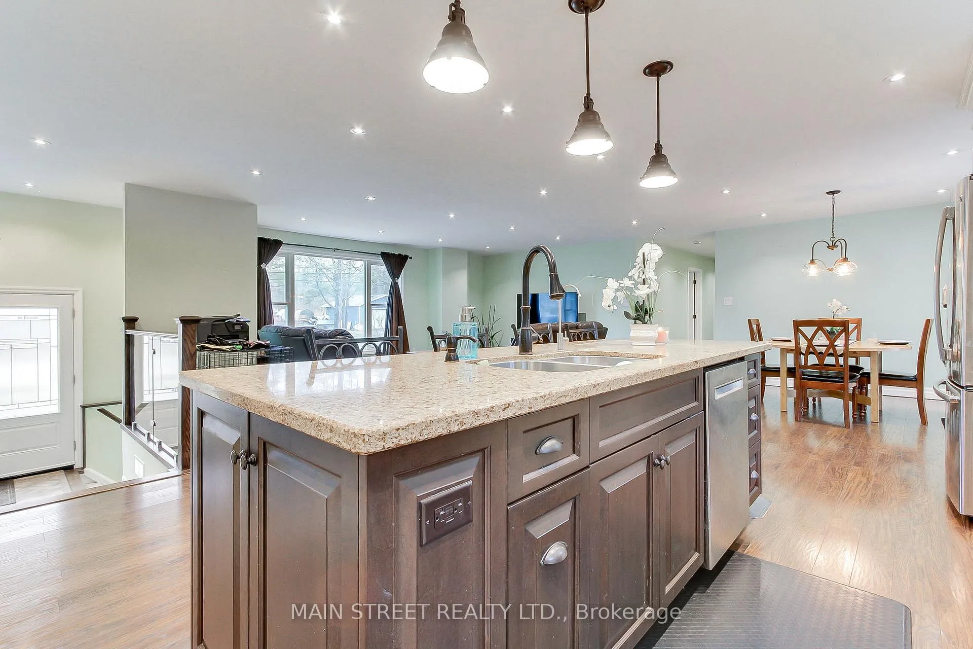 Photo 9 of 52 Maple Avenue, Georgina, Sutton & Jackson's Point — HOMEH