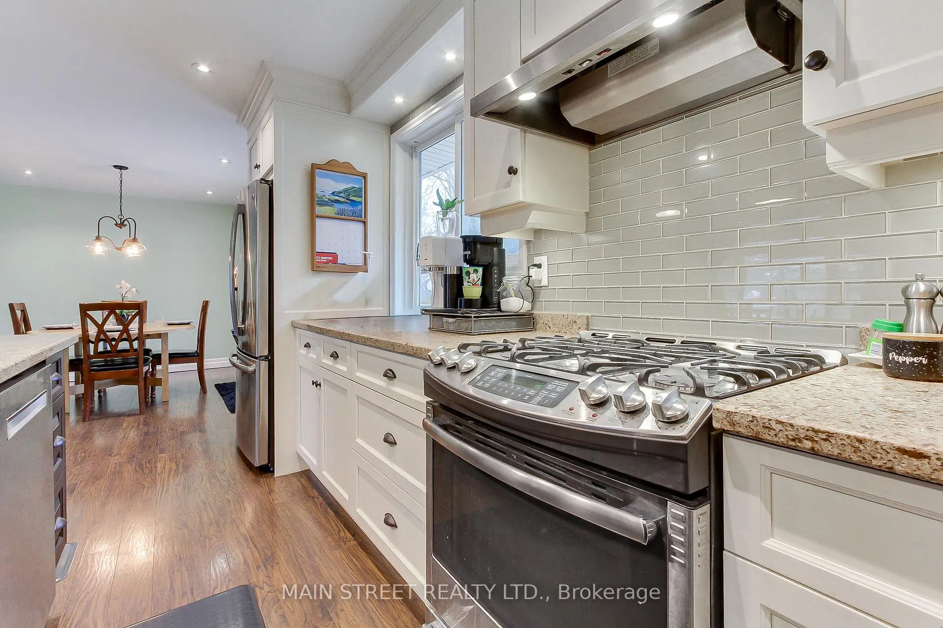 Photo 10 of 52 Maple Avenue, Georgina, Sutton & Jackson's Point — HOMEH