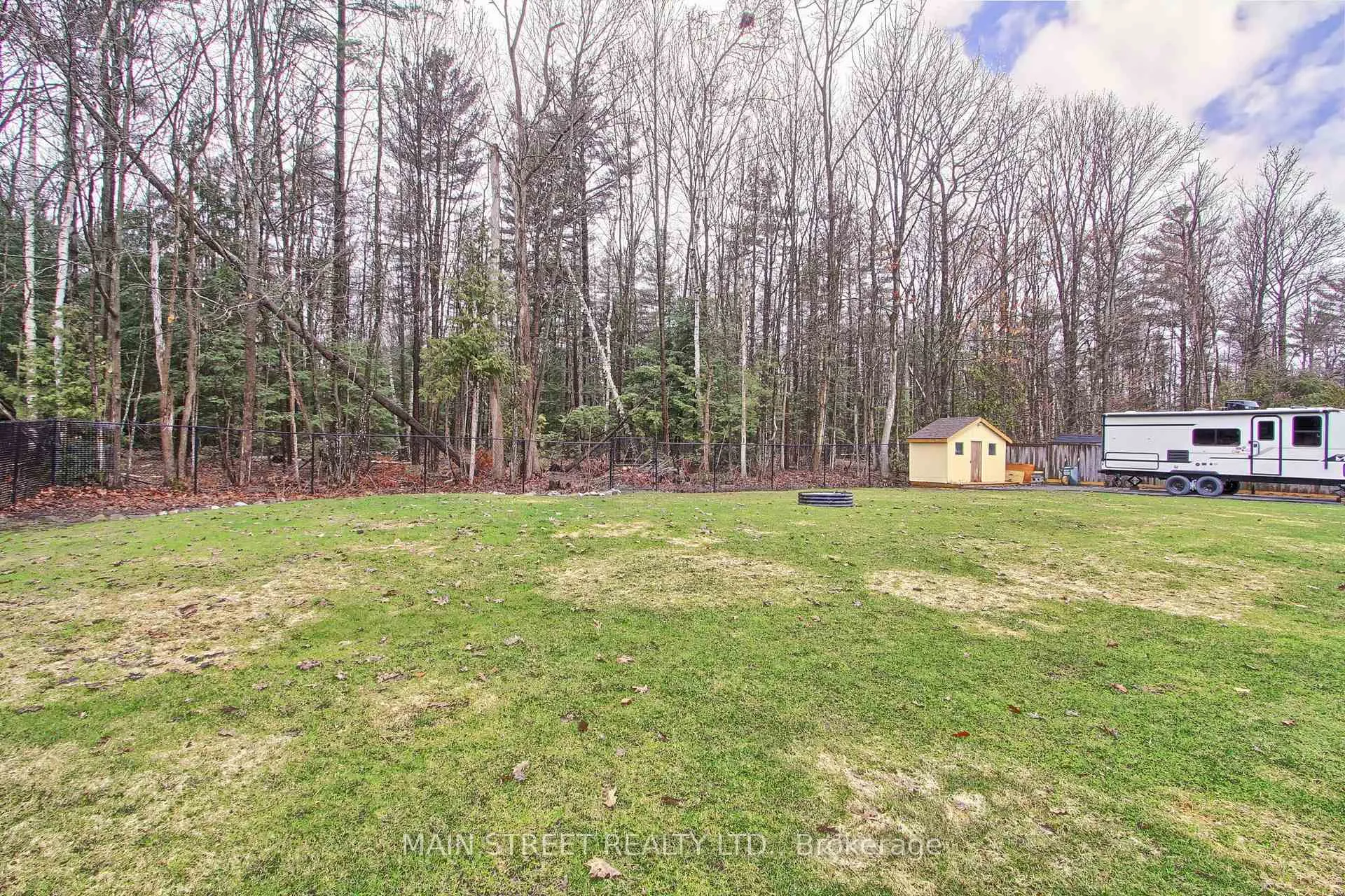 Photo 14 of 52 Maple Avenue, Georgina, Sutton & Jackson's Point — HOMEH