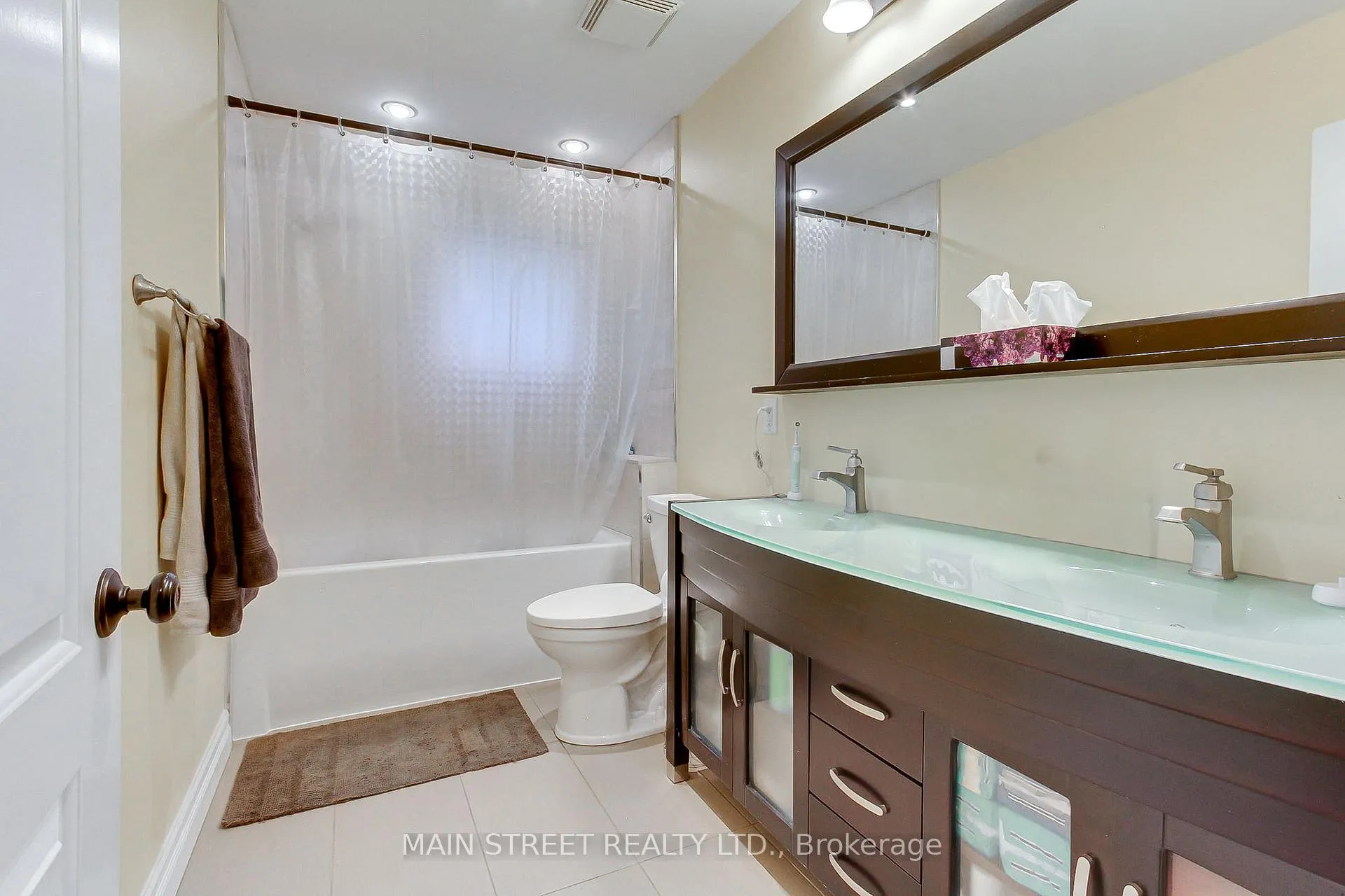 Photo 21 of 52 Maple Avenue, Georgina, Sutton & Jackson's Point — HOMEH