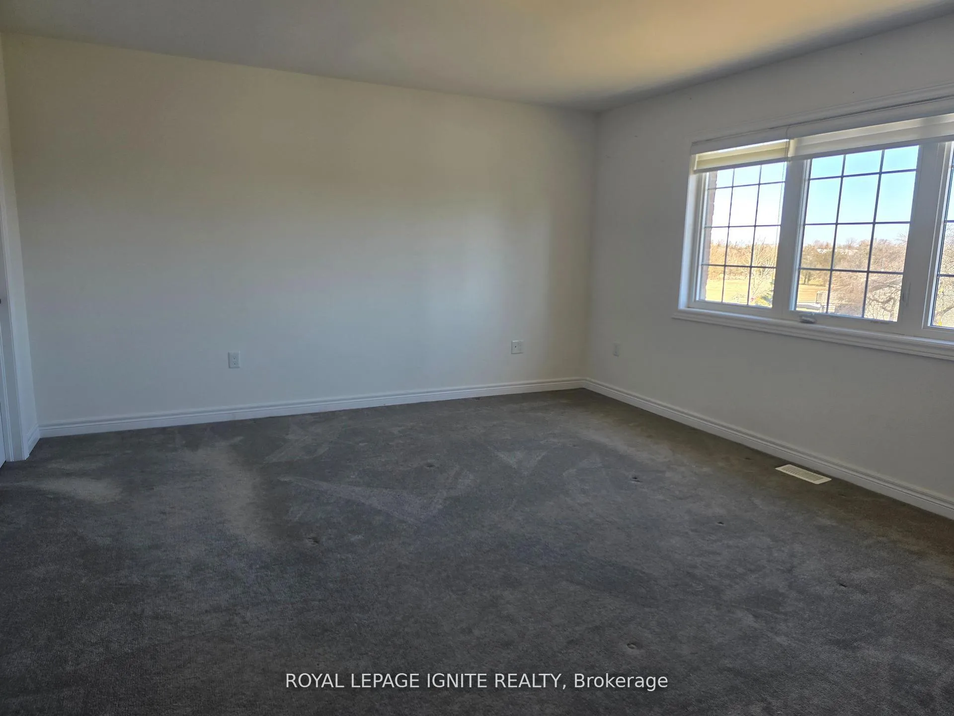 Photo 11 of 57 Summer Breeze Drive, Quinte West, Murray Ward — HOMEH