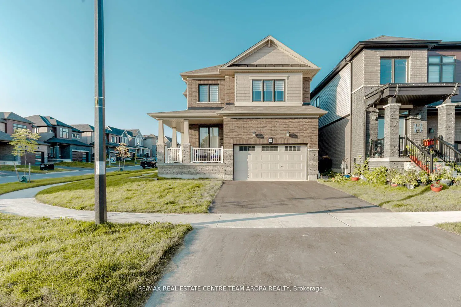 Photo 2 of 40 Santos Drive, Haldimand — HOMEH