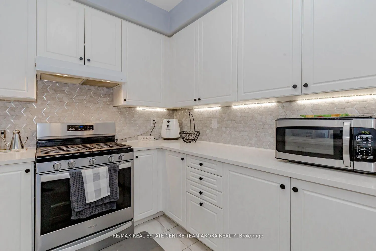 Photo 14 of 40 Santos Drive, Haldimand — HOMEH