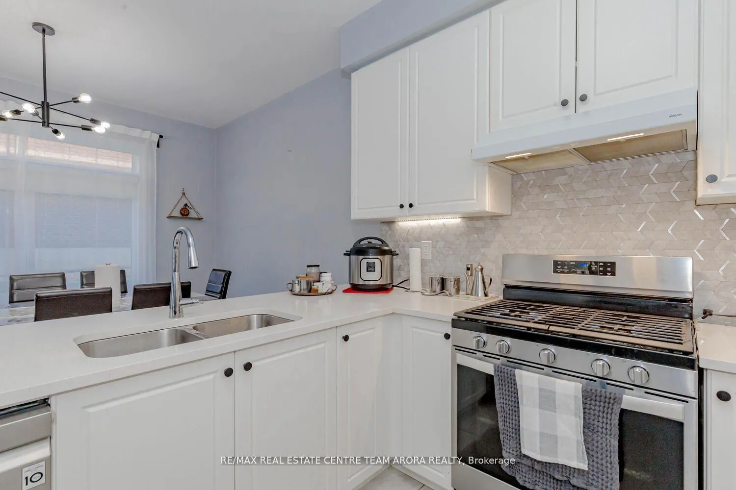 Photo 15 of 40 Santos Drive, Haldimand — HOMEH