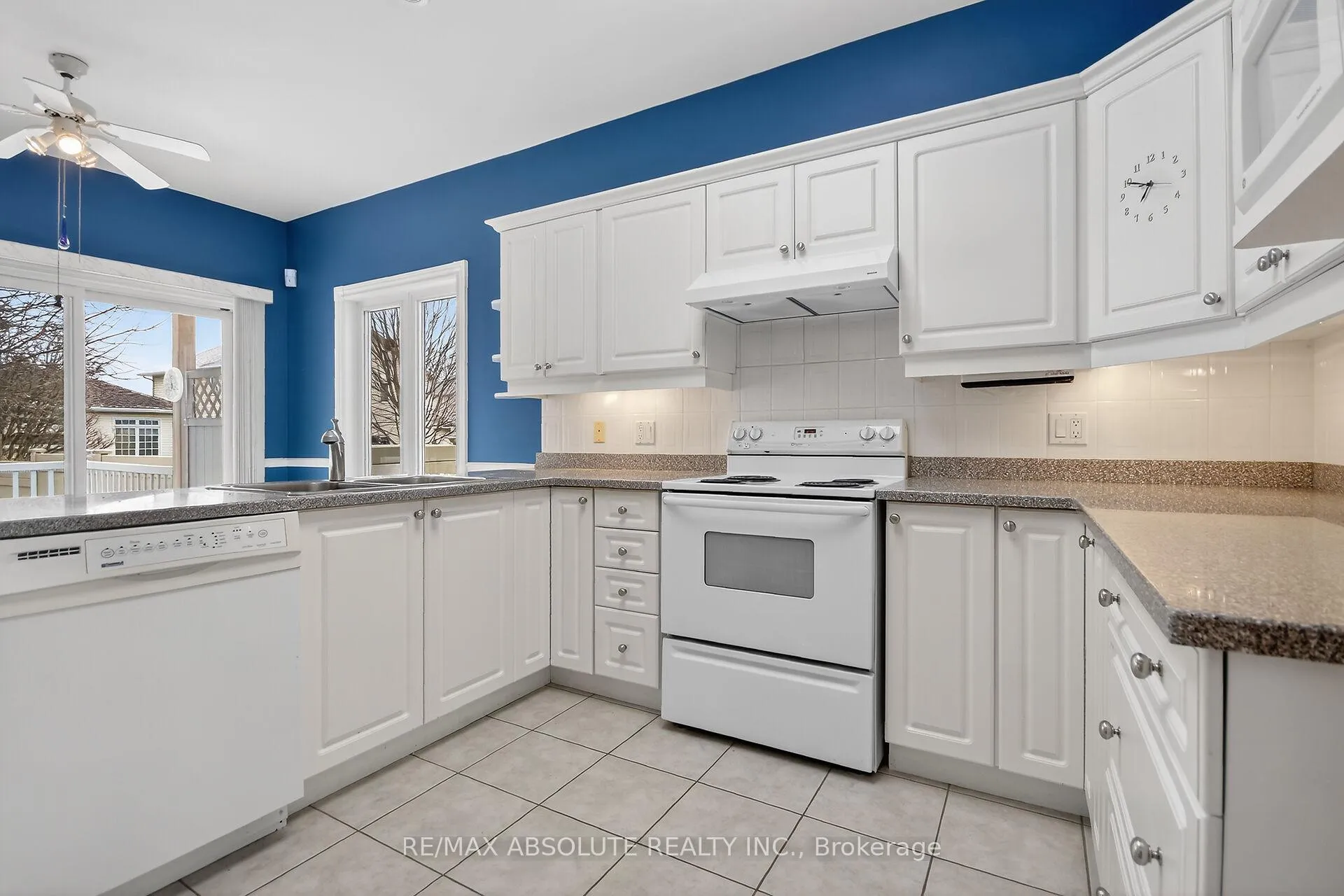 Photo 7 of 17 Ammolite Street, Ottawa, Stittsville (Central) — HOMEH