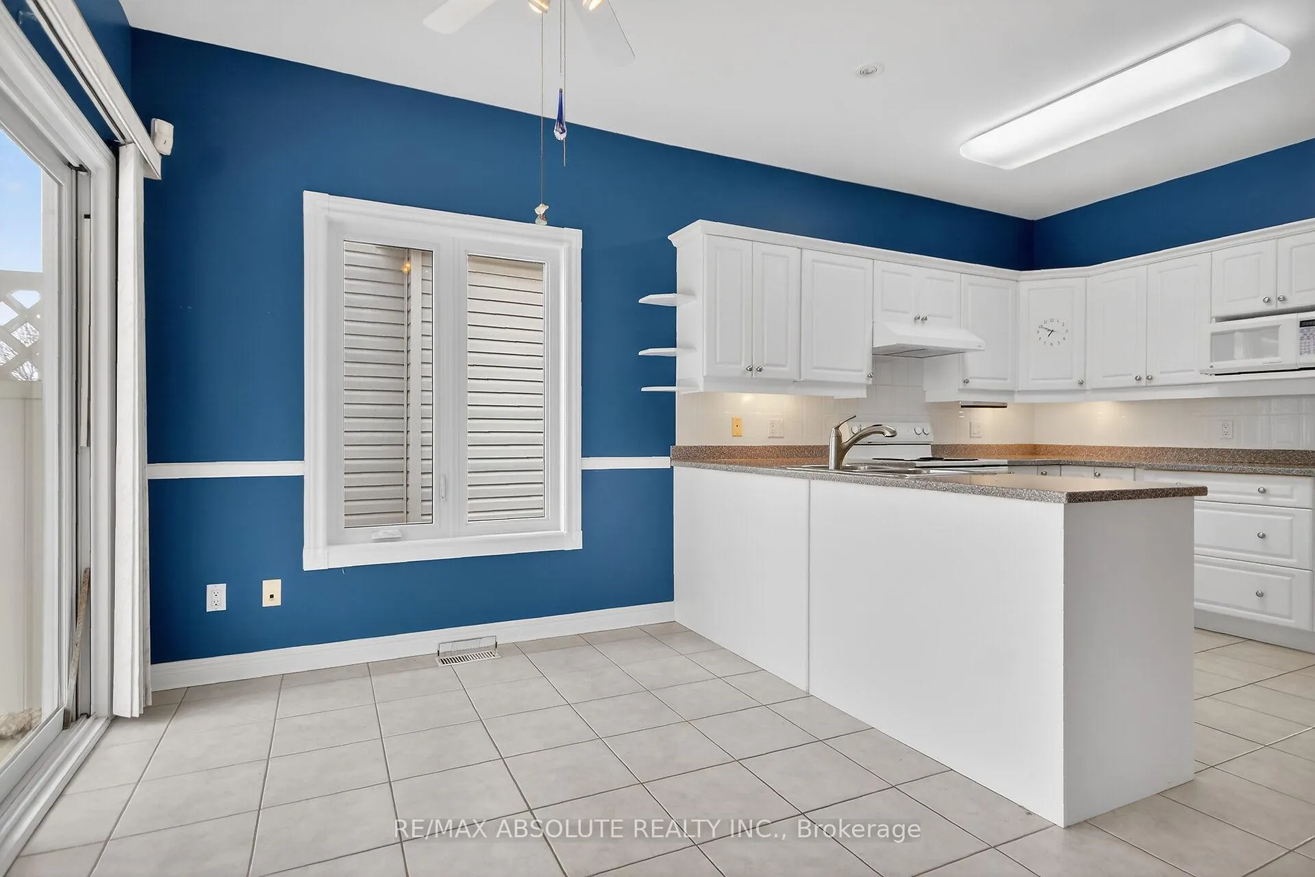 Photo 9 of 17 Ammolite Street, Ottawa, Stittsville (Central) — HOMEH
