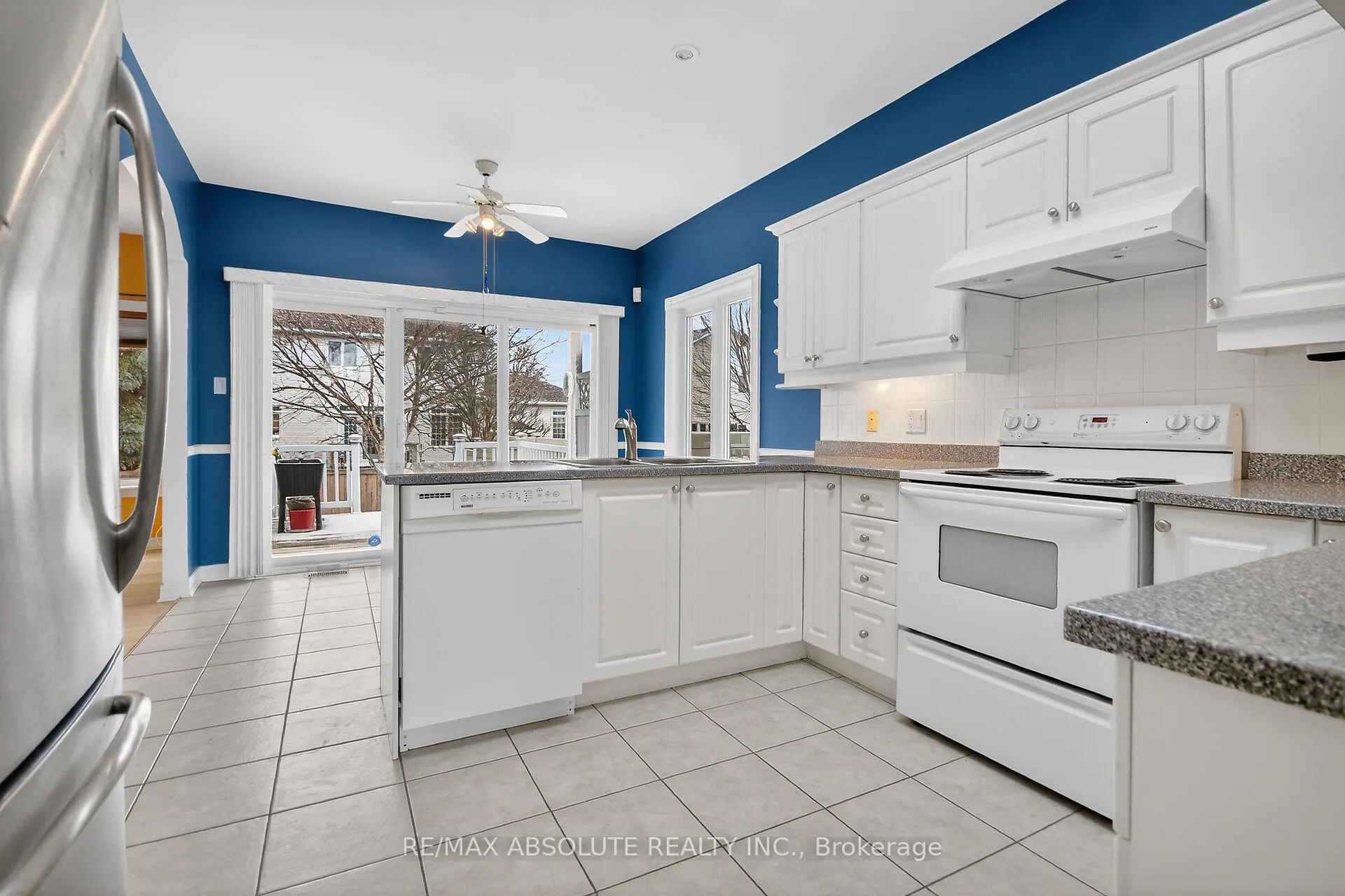 Photo 11 of 17 Ammolite Street, Ottawa, Stittsville (Central) — HOMEH