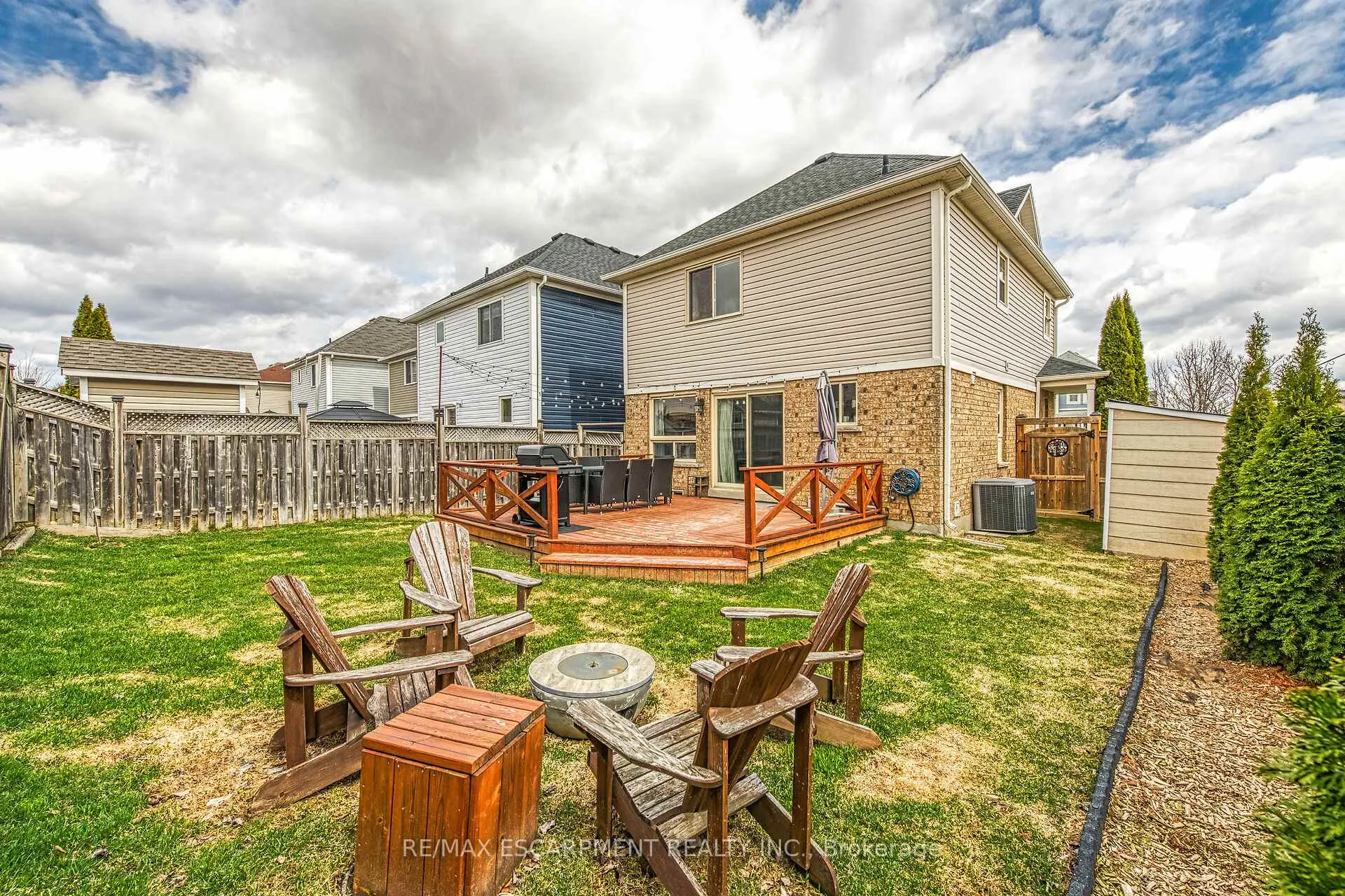 Photo 2 of 104 Powell Drive, Hamilton, Binbrook — HOMEH