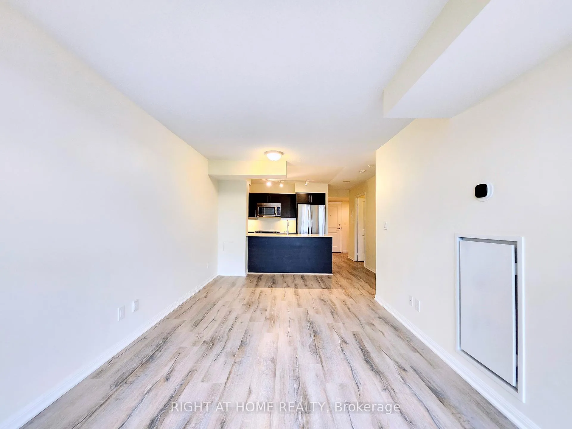 Photo 1 of Unit 824, 35 Bastion Street, Toronto, Niagara — HOMEH