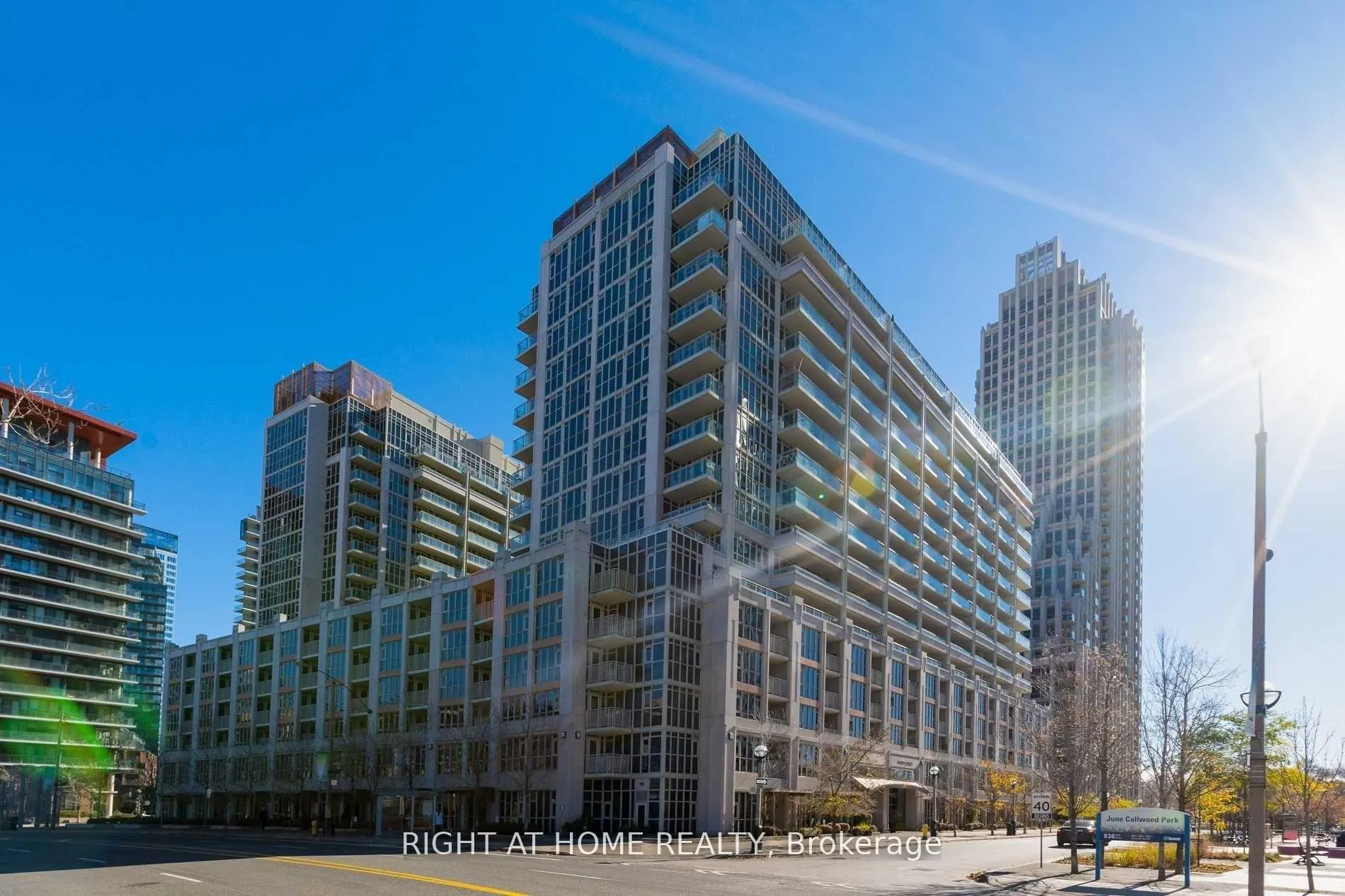 Photo 10 of Unit 824, 35 Bastion Street, Toronto, Niagara — HOMEH