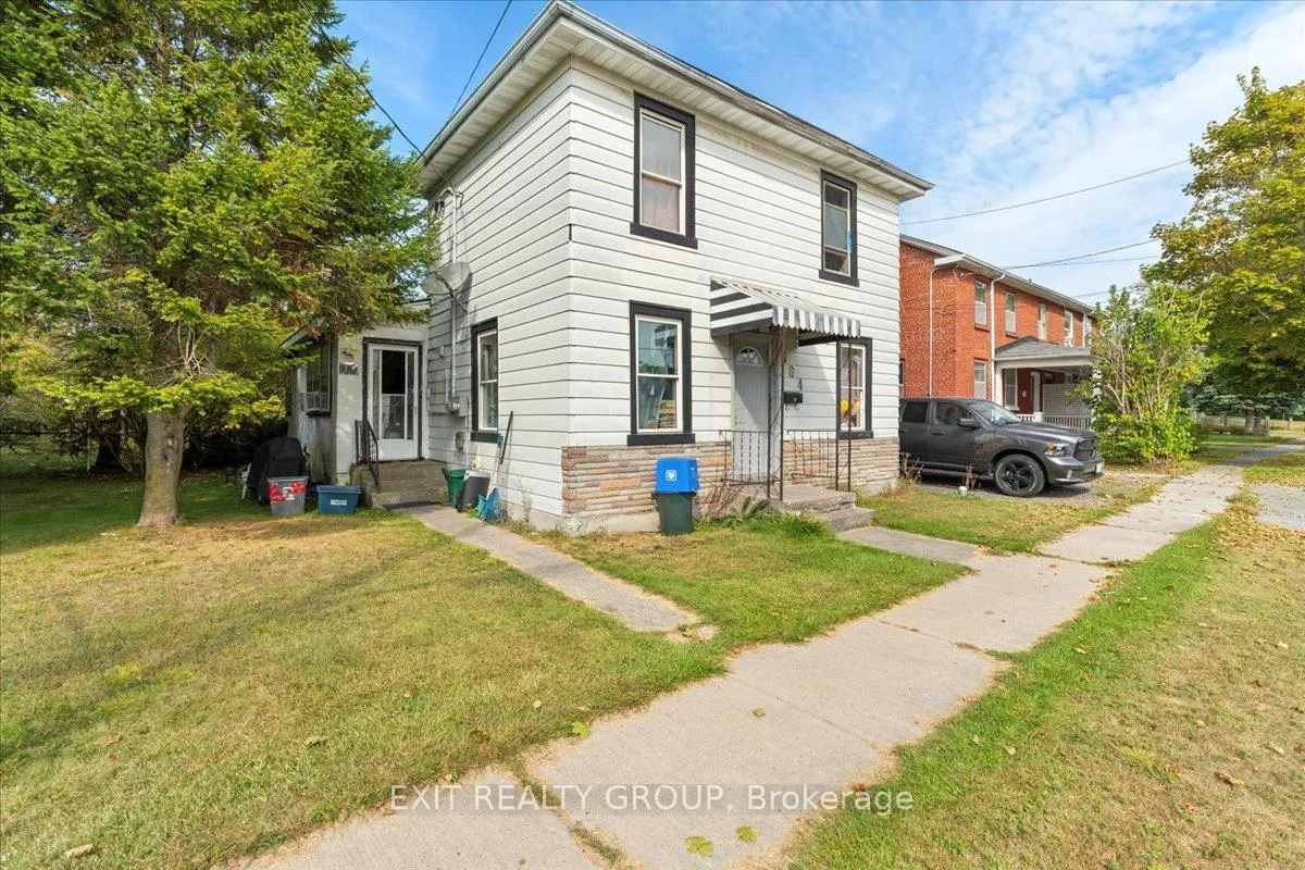 Front of 384 King Street W