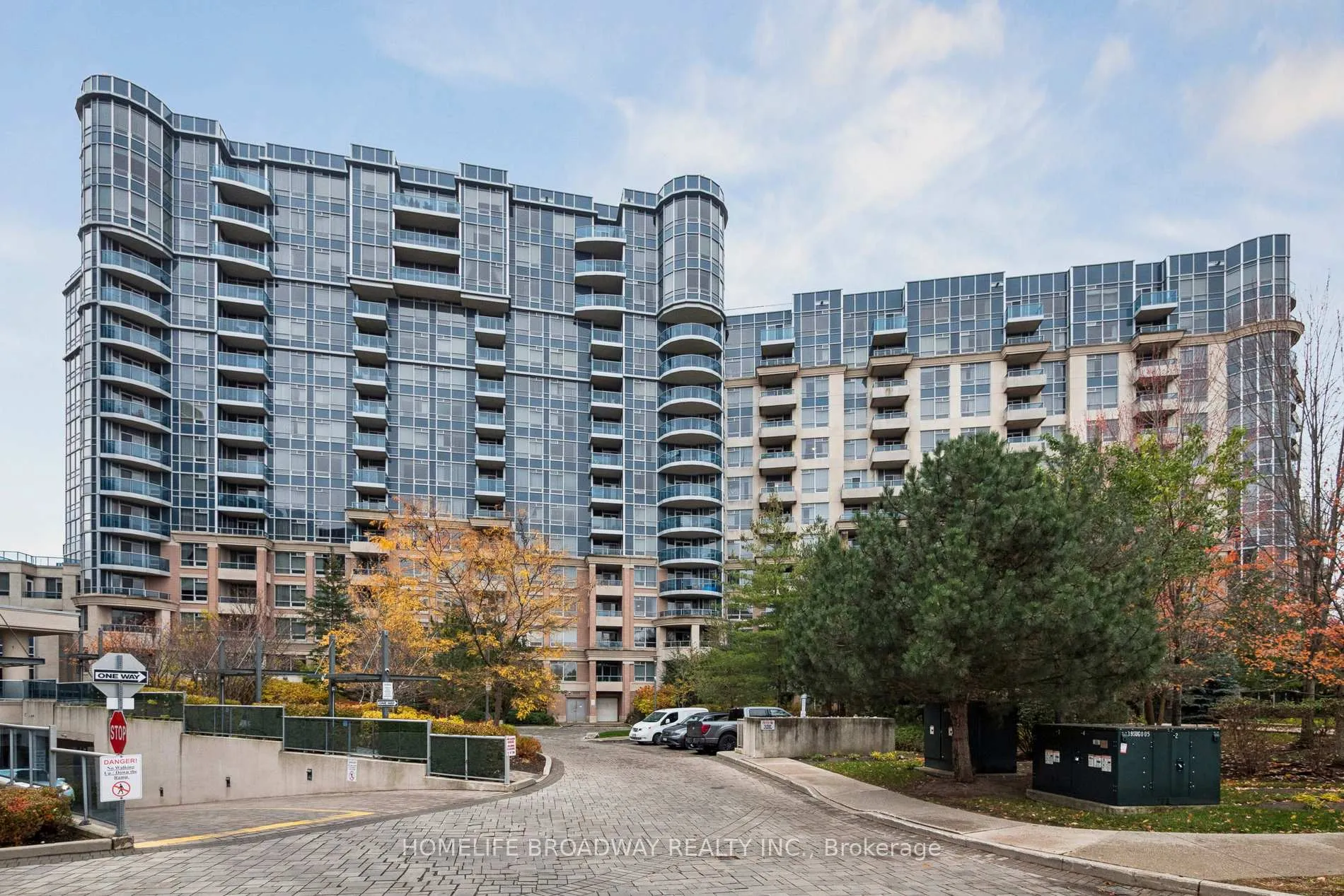 Photo 1 of Unit 253, 23 Cox Boulevard, Markham, Unionville — HOMEH