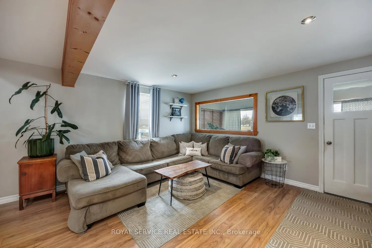 Photo 6 of 577 Braidwood Avenue, Peterborough, Otonabee Ward 1 — HOMEH