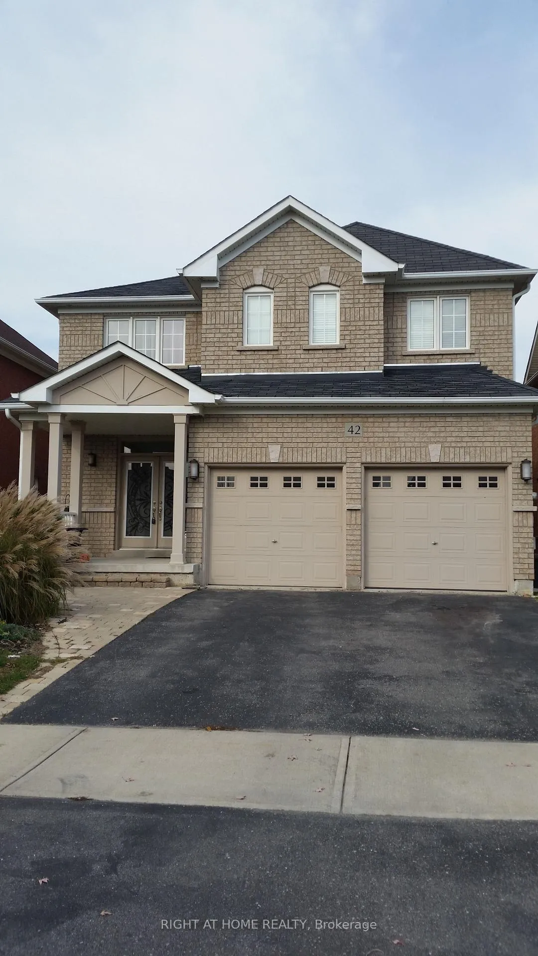 Photo 1 of Unit Upper, 42 Westminster Circle N, Barrie, Innis-Shore — HOMEH