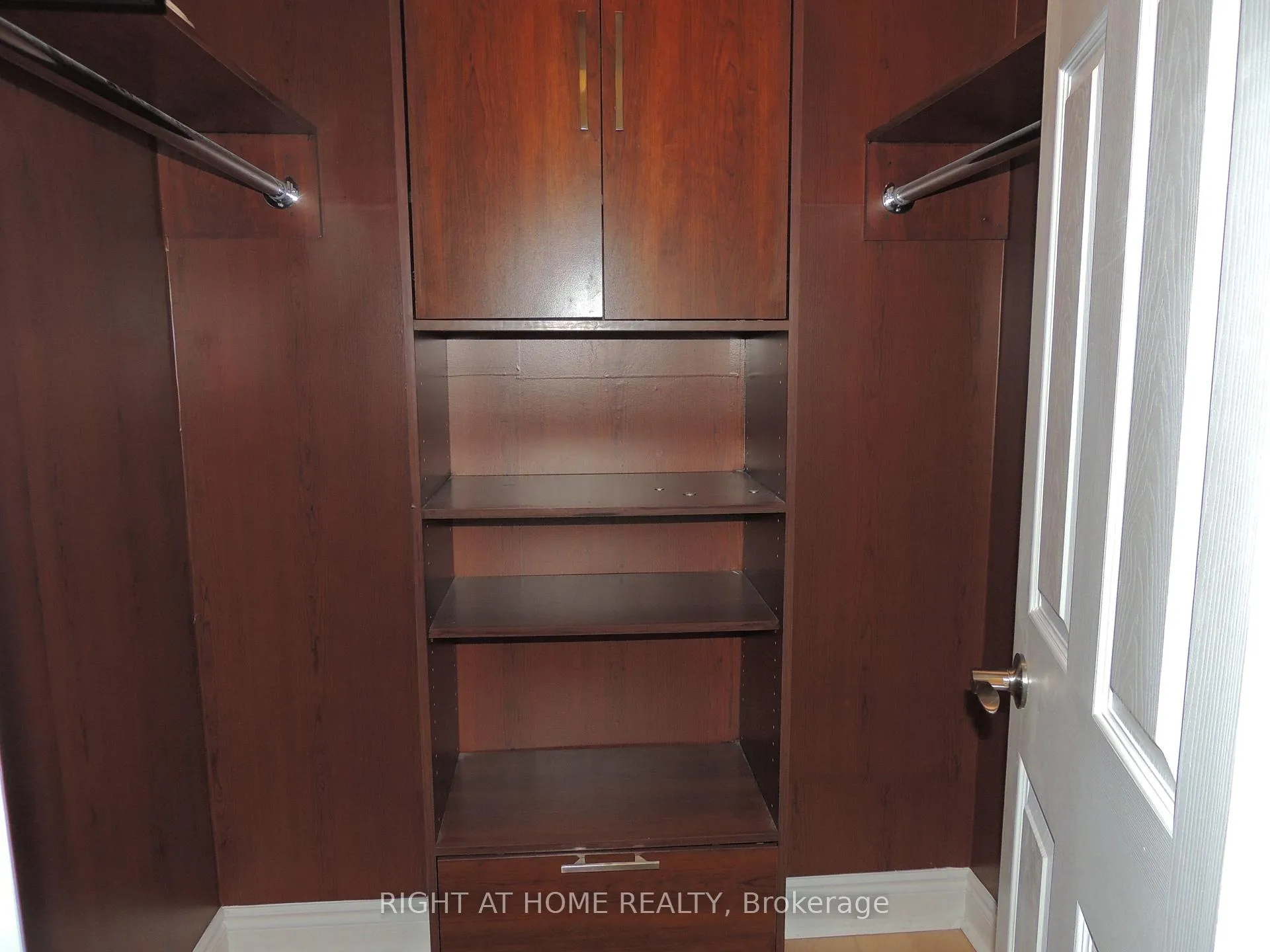Photo 14 of Unit Upper, 42 Westminster Circle N, Barrie, Innis-Shore — HOMEH