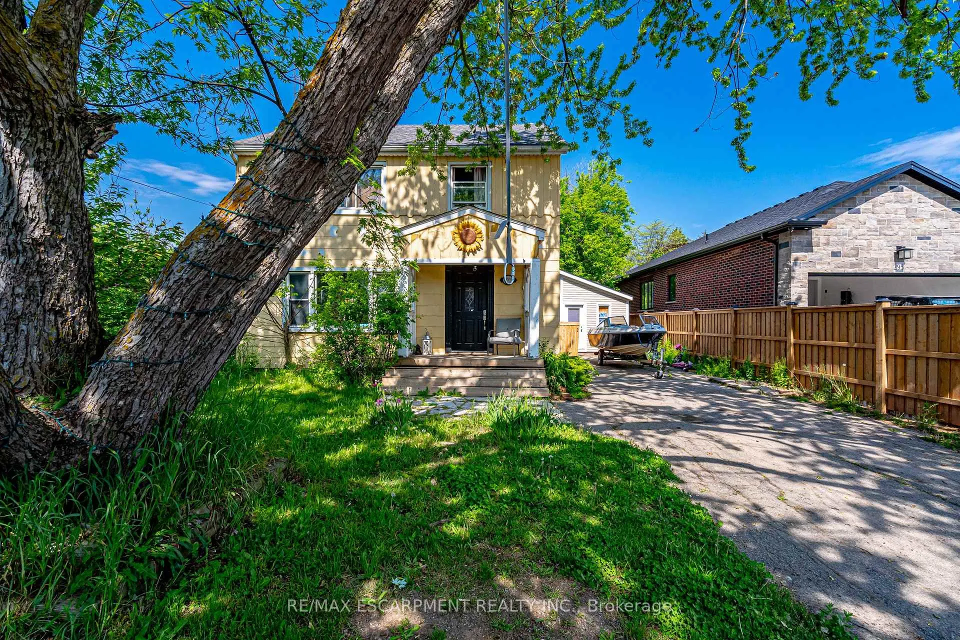 Photo 2 of 293 Fifty Road, Hamilton, Winona — HOMEH