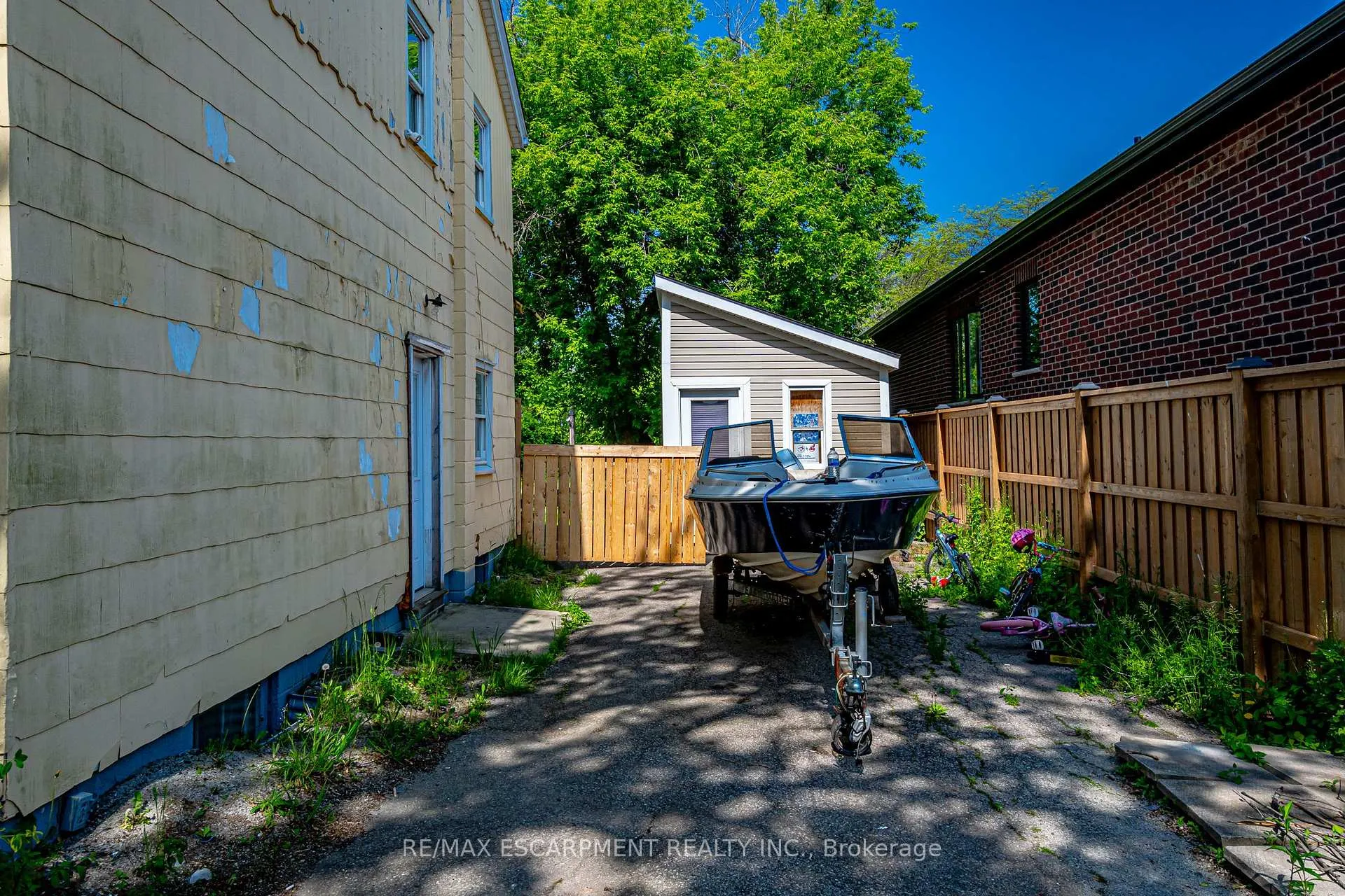 Photo 3 of 293 Fifty Road, Hamilton, Winona — HOMEH