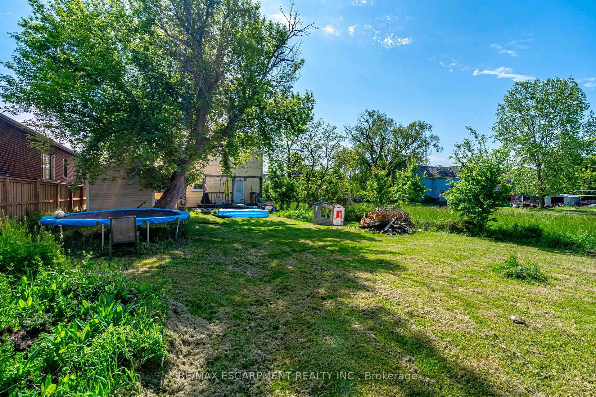 Photo 11 of 293 Fifty Road, Hamilton, Winona — HOMEH