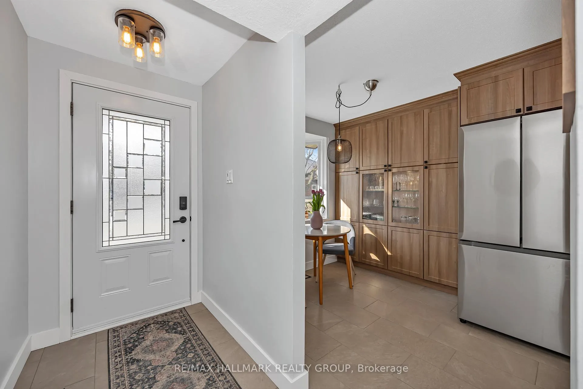 Photo 5 of 1059 Avignon Court, Ottawa, Orleans Wood — HOMEH