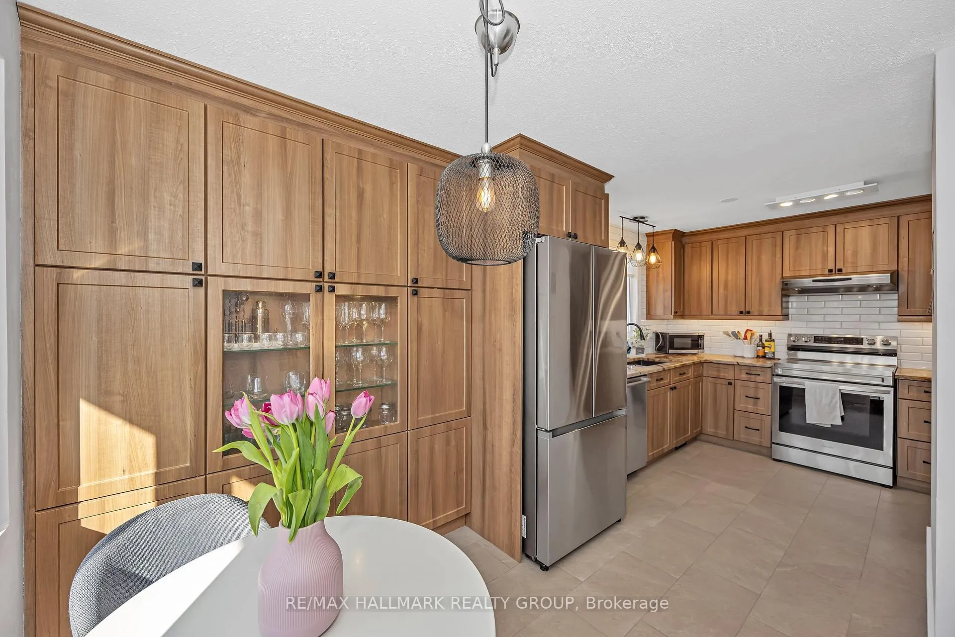 Photo 12 of 1059 Avignon Court, Ottawa, Orleans Wood — HOMEH