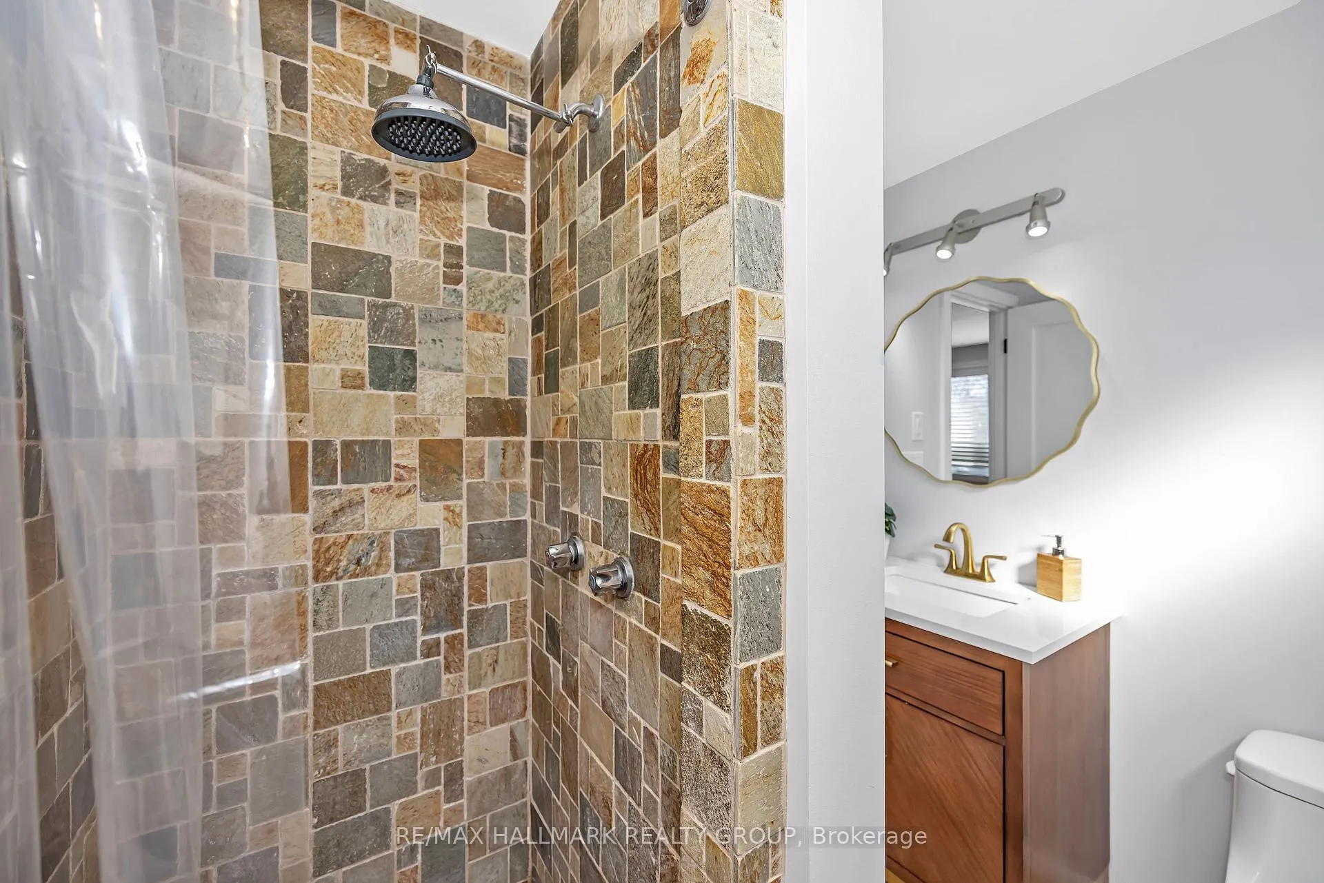 Photo 26 of 1059 Avignon Court, Ottawa, Orleans Wood — HOMEH