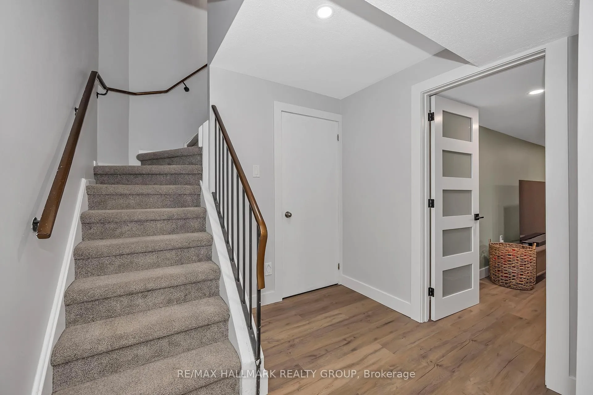 Photo 33 of 1059 Avignon Court, Ottawa, Orleans Wood — HOMEH