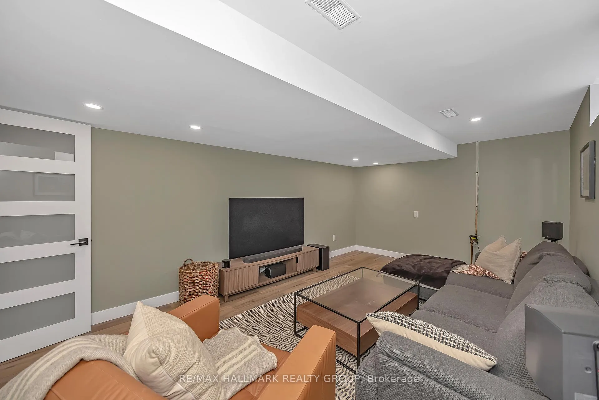 Photo 36 of 1059 Avignon Court, Ottawa, Orleans Wood — HOMEH