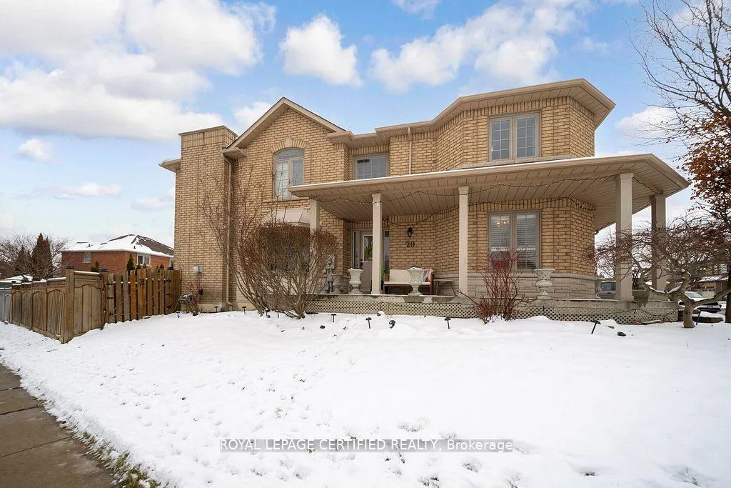 Photo 2 of 20 Country Stroll Crescent, Caledon, Bolton West — HOMEH