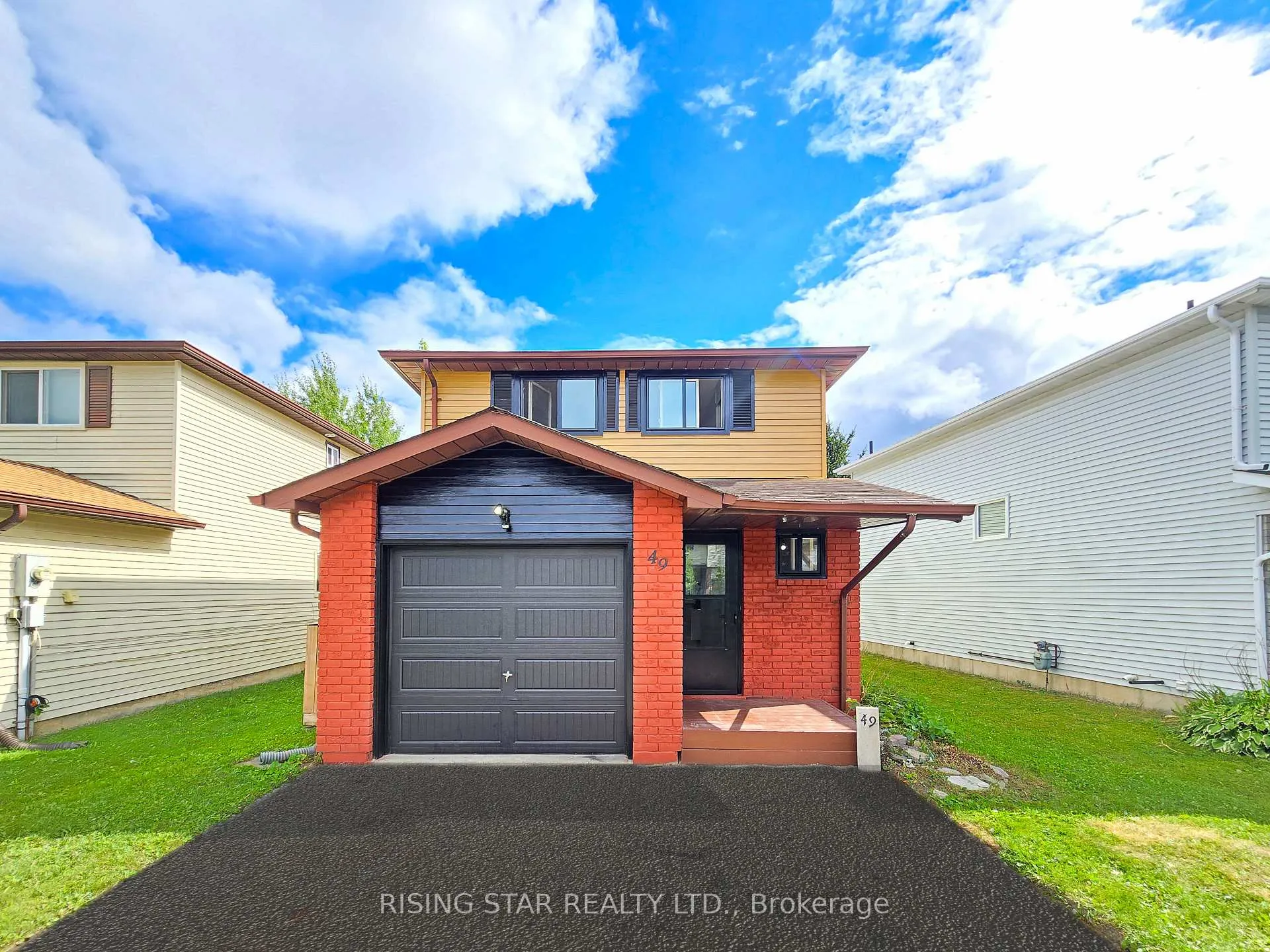 Photo 1 of 49 Corbett Drive, Barrie, Grove East — HOMEH