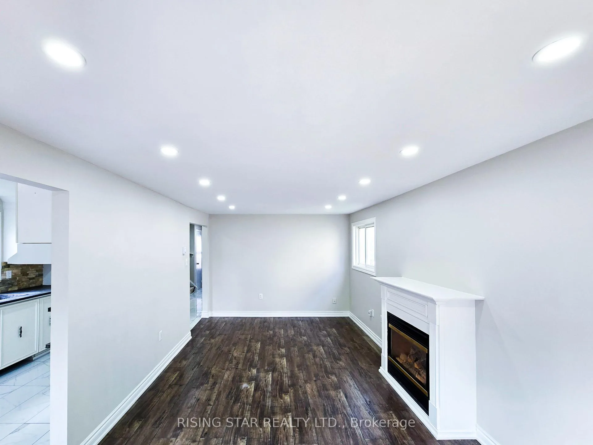 Photo 6 of 49 Corbett Drive, Barrie, Grove East — HOMEH