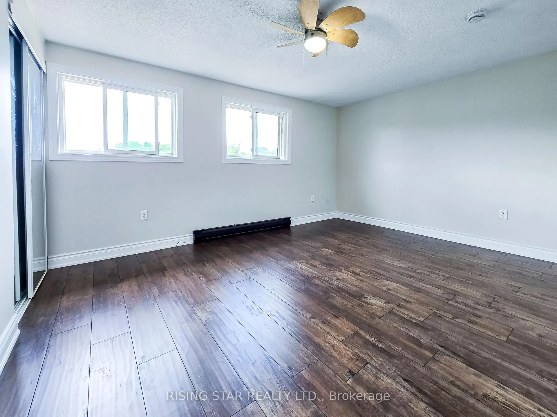 Photo 13 of 49 Corbett Drive, Barrie, Grove East — HOMEH