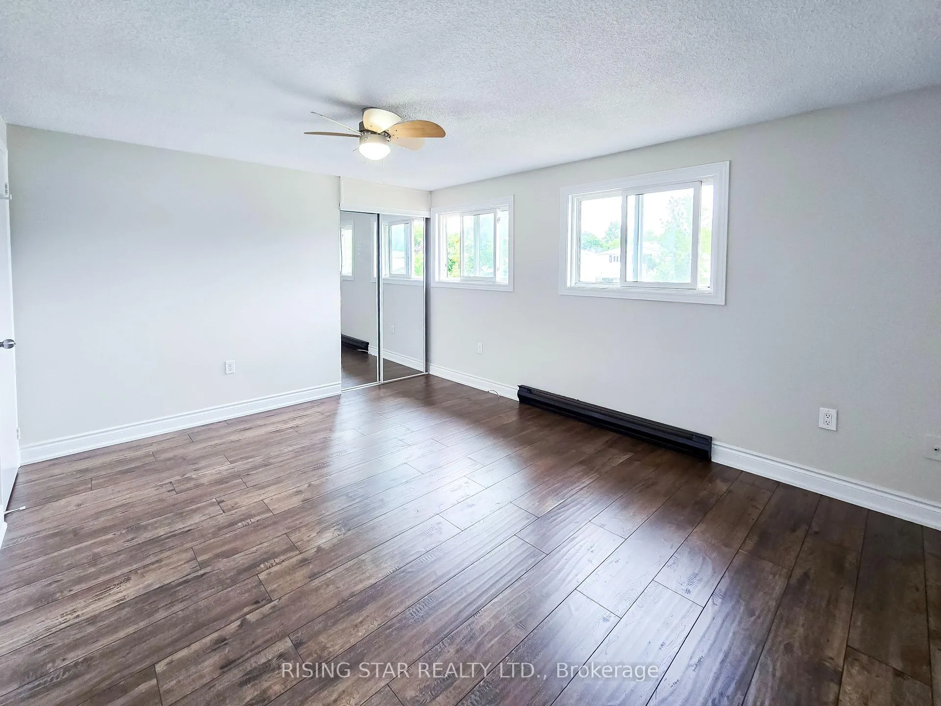 Photo 14 of 49 Corbett Drive, Barrie, Grove East — HOMEH