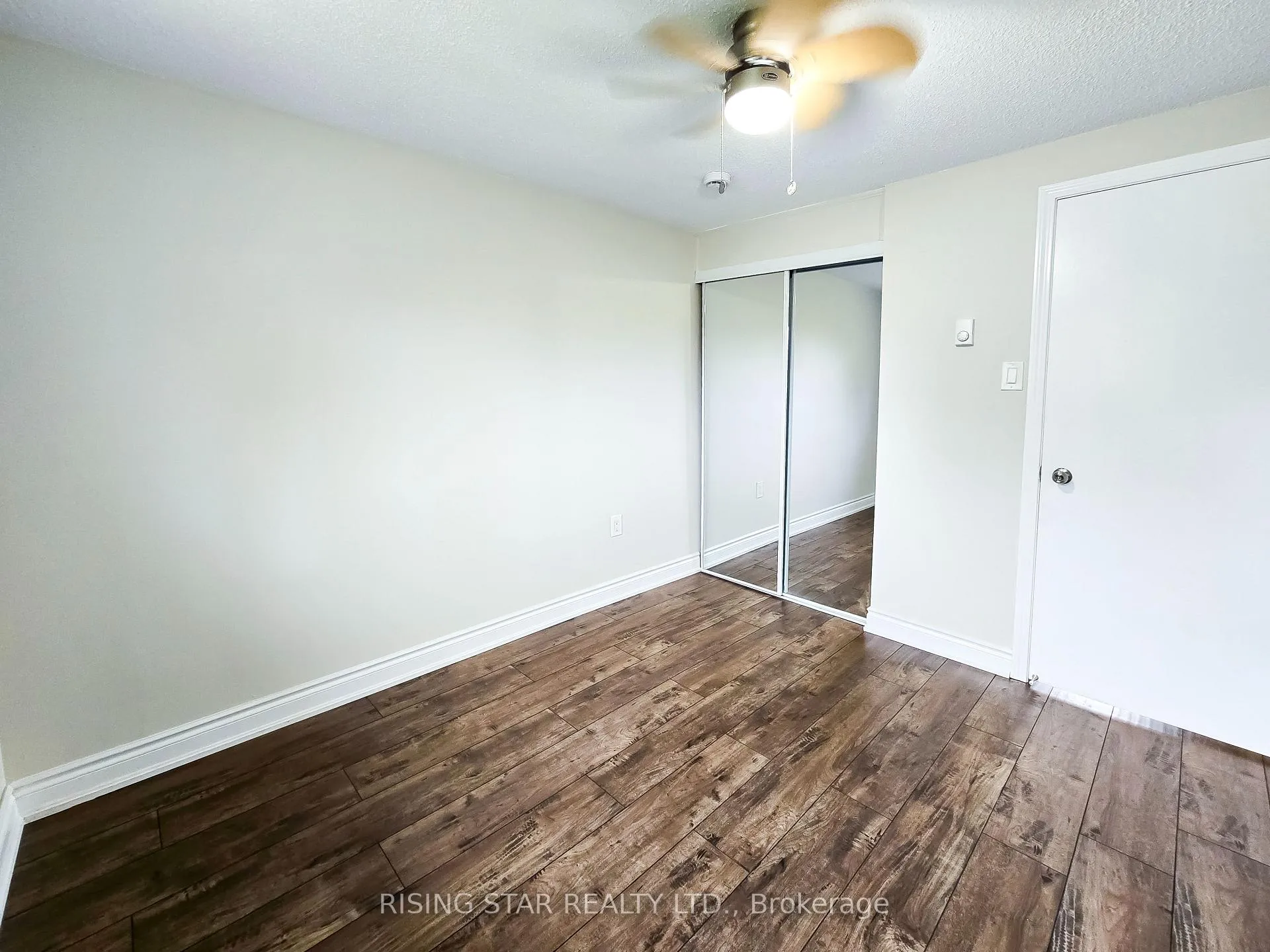Photo 17 of 49 Corbett Drive, Barrie, Grove East — HOMEH