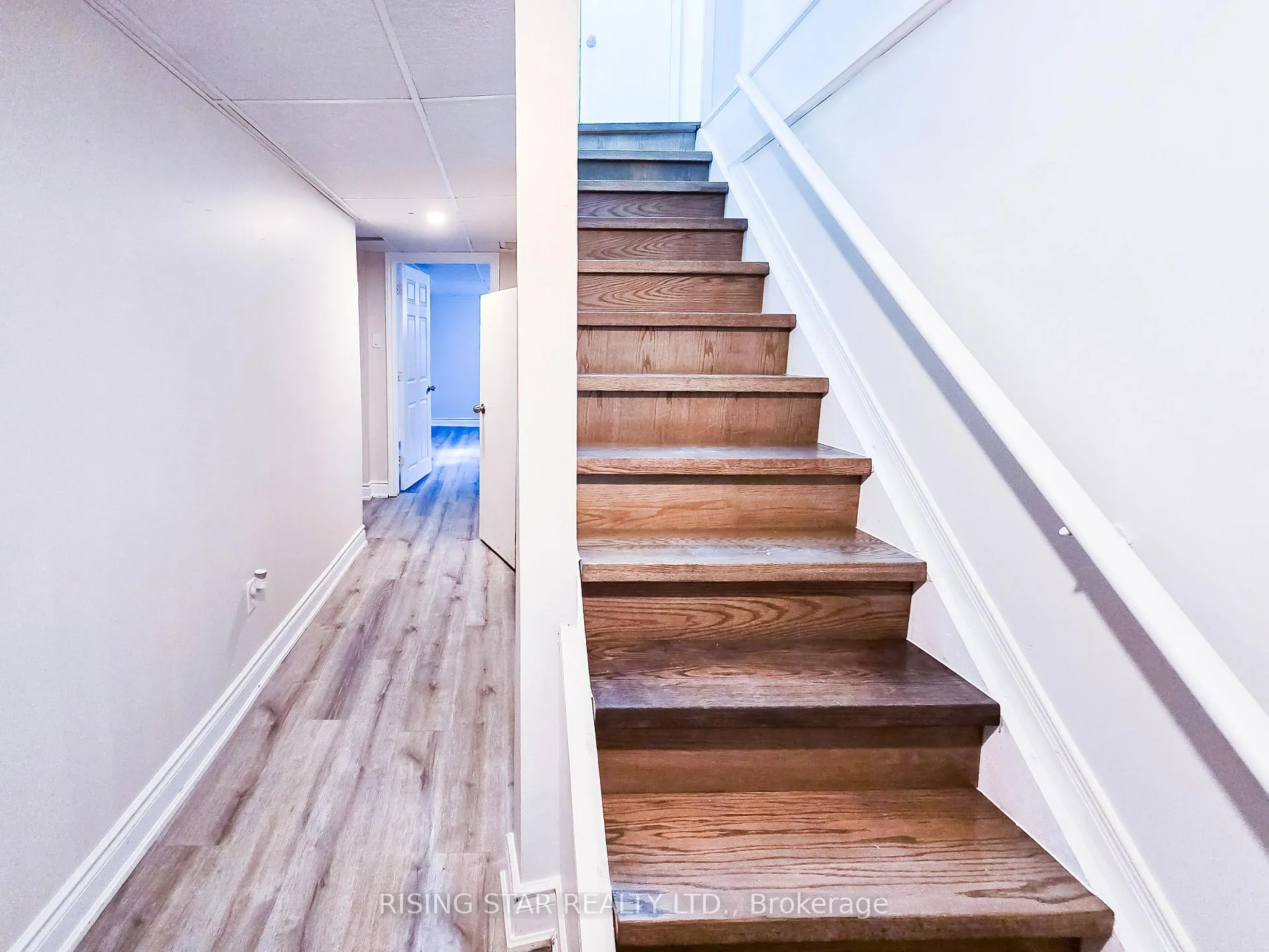 Photo 28 of 49 Corbett Drive, Barrie, Grove East — HOMEH