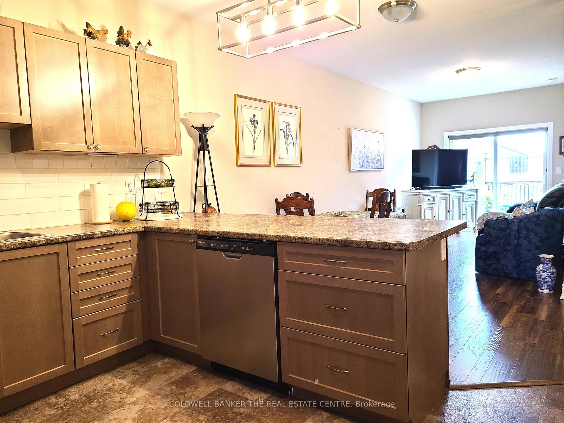 Photo 6 of 156 Lily Drive, Orillia — HOMEH