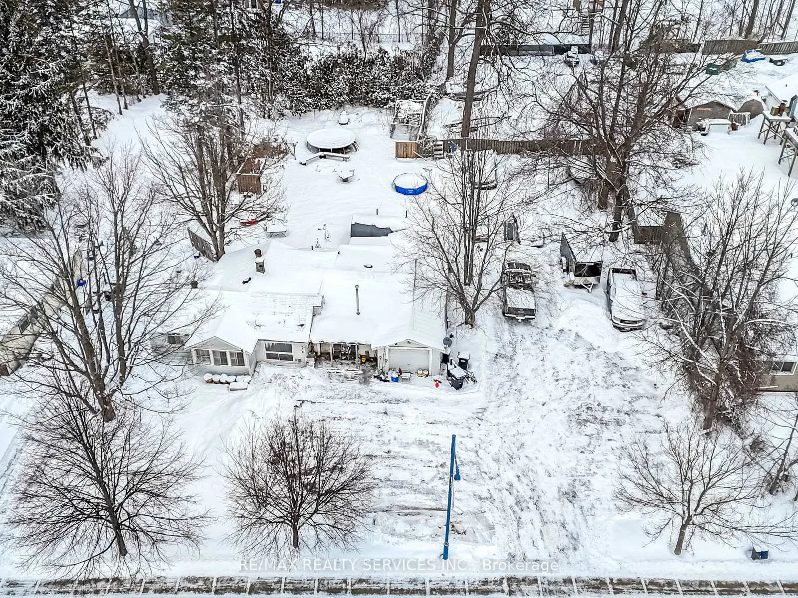 Photo 2 of 908 Innisfil Beach Road, Innisfil, Alcona — HOMEH