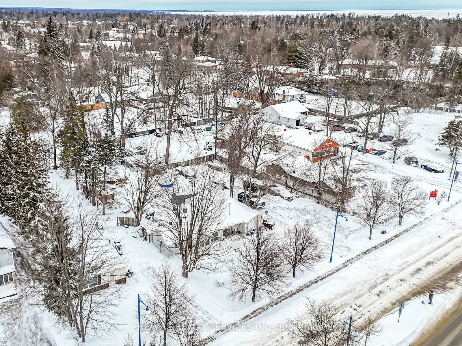 Photo 4 of 908 Innisfil Beach Road, Innisfil, Alcona — HOMEH