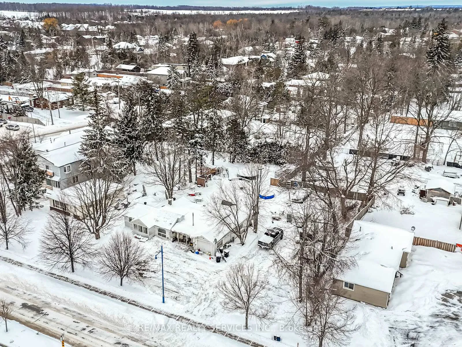 Photo 5 of 908 Innisfil Beach Road, Innisfil, Alcona — HOMEH