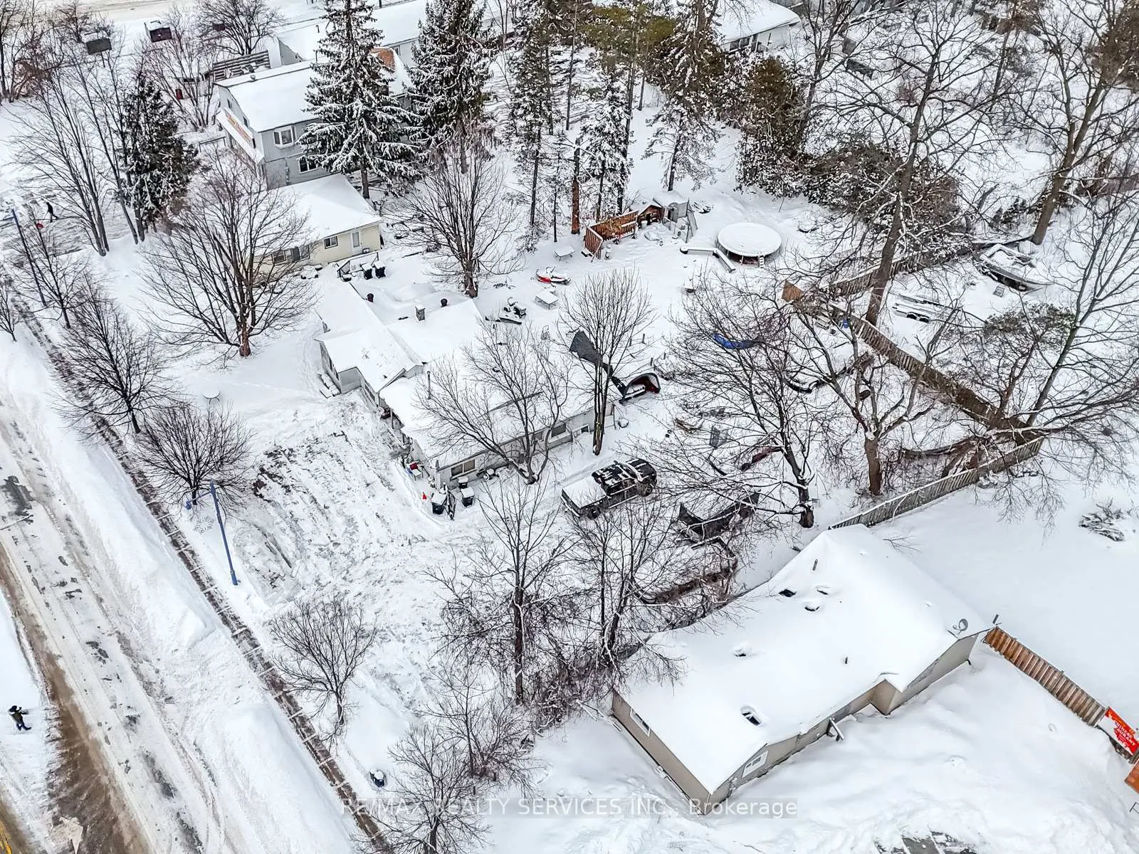 Photo 7 of 908 Innisfil Beach Road, Innisfil, Alcona — HOMEH